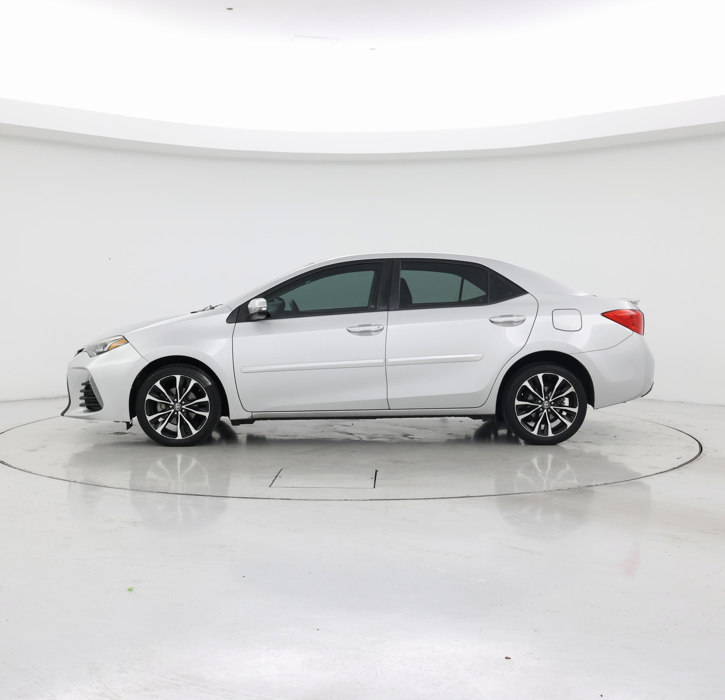 Thumbnail: 2017 Toyota Corolla - 3