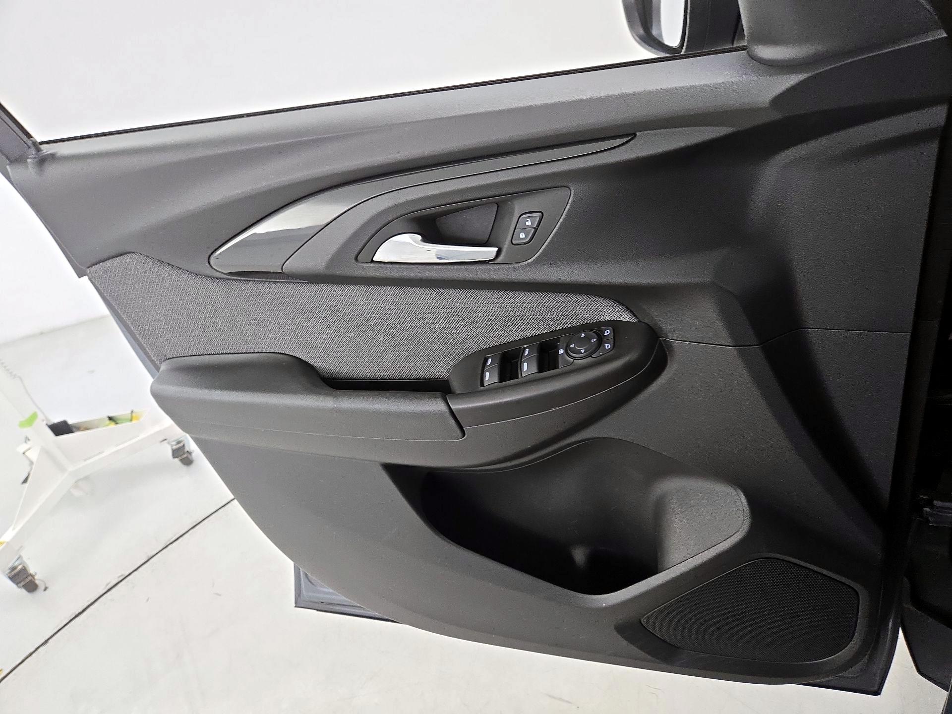 Thumbnail: 2022 Chevrolet TrailBlazer - 12