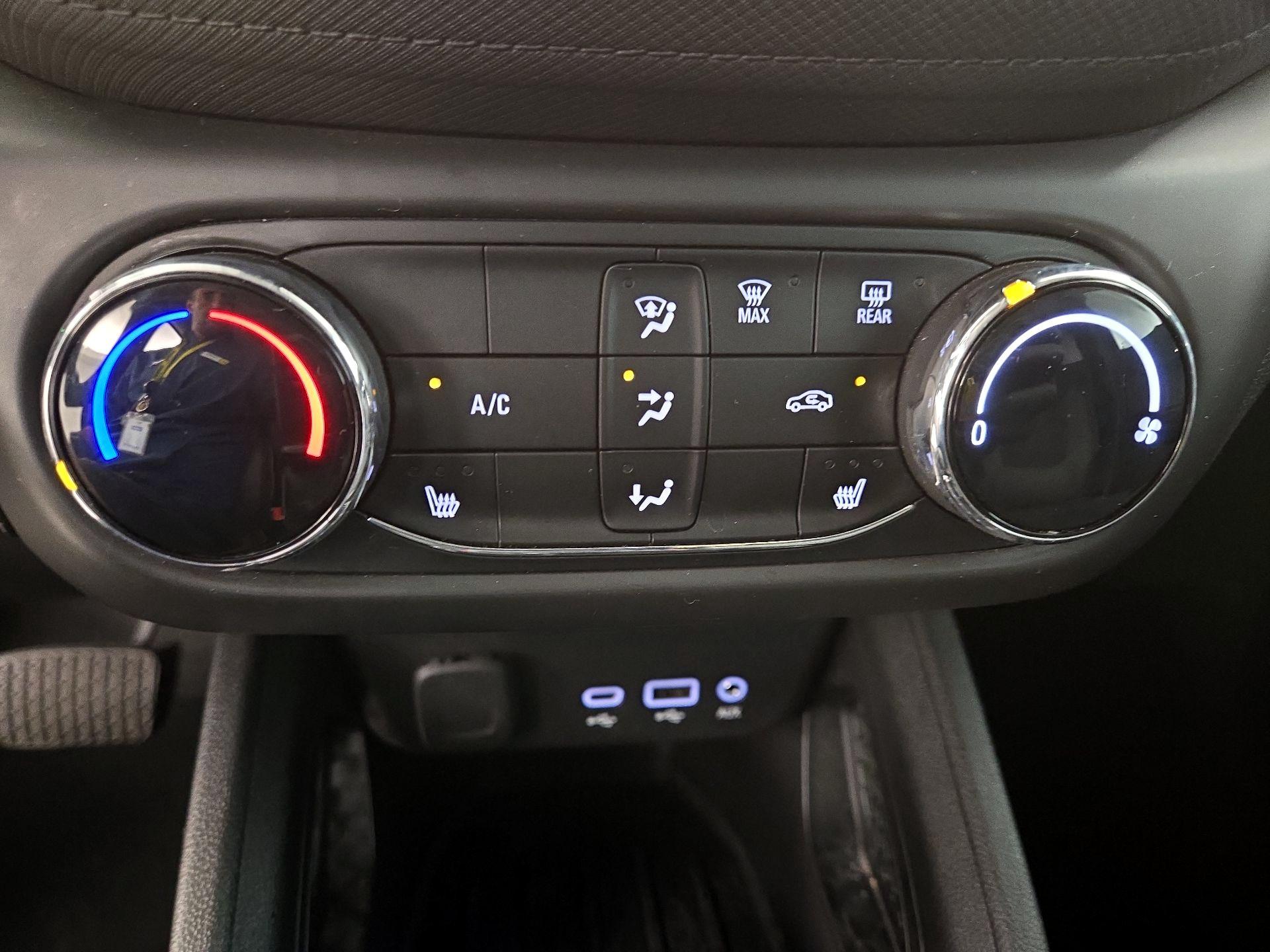 Thumbnail: 2022 Chevrolet TrailBlazer - 16