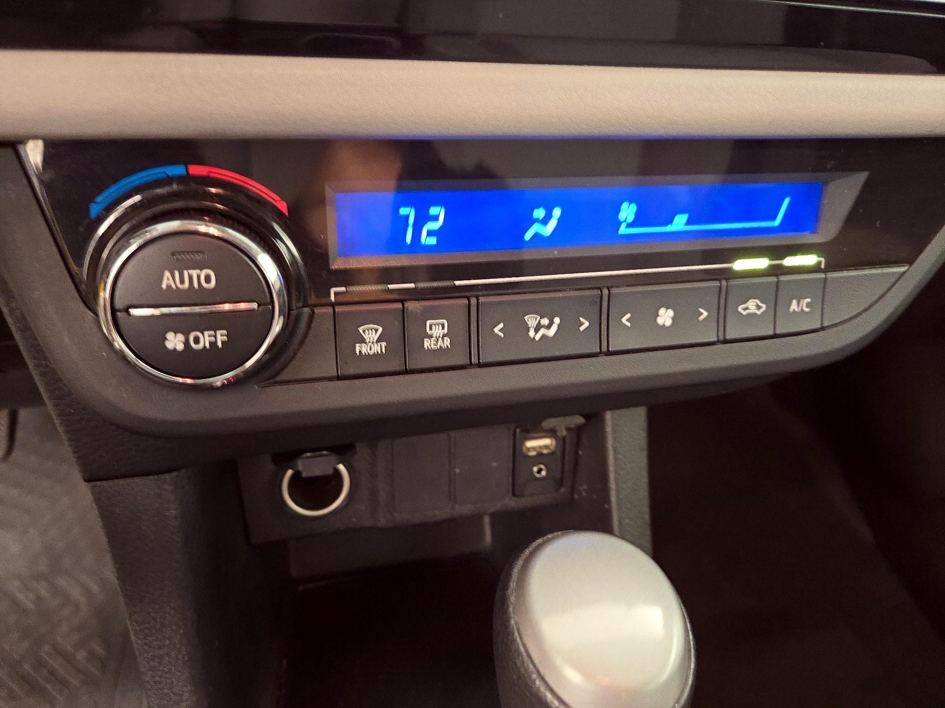 Thumbnail: 2016 Toyota Corolla - 16