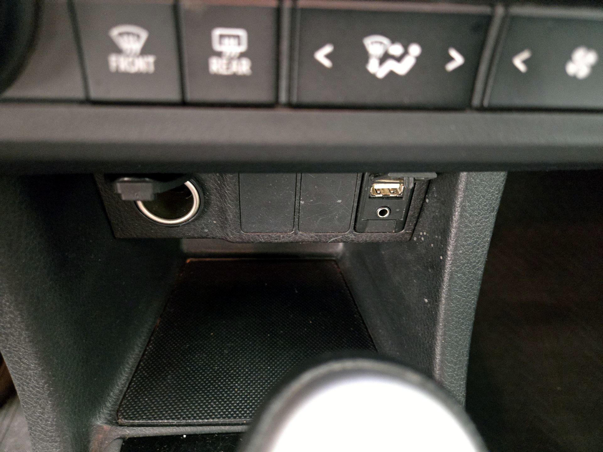 Thumbnail: 2016 Toyota Corolla - 18