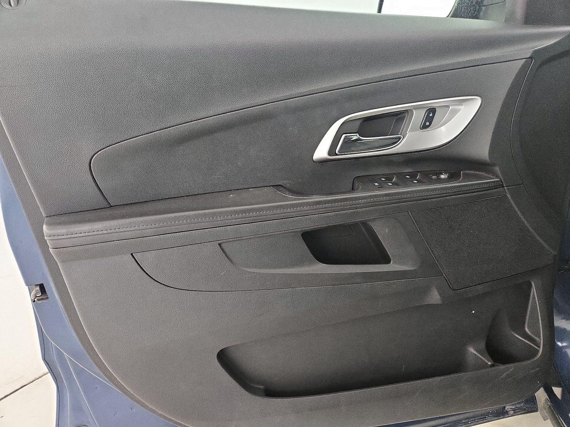 Thumbnail: 2016 Chevrolet Equinox - 12