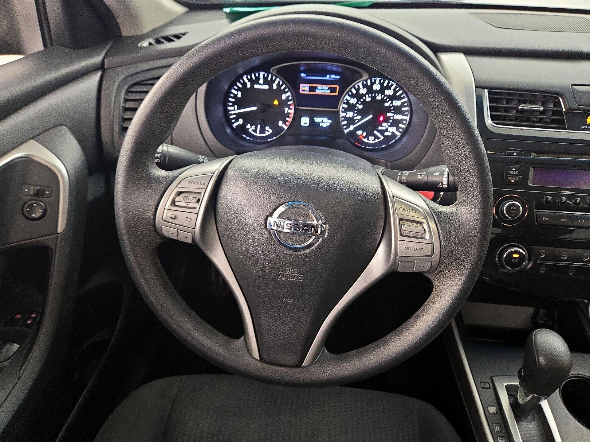 Thumbnail: 2015 Nissan Altima - 10