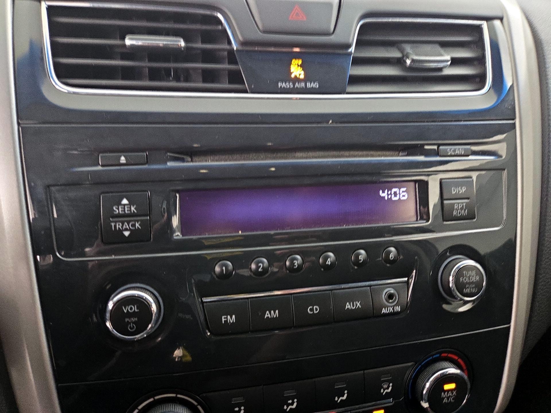 Thumbnail: 2015 Nissan Altima - 13