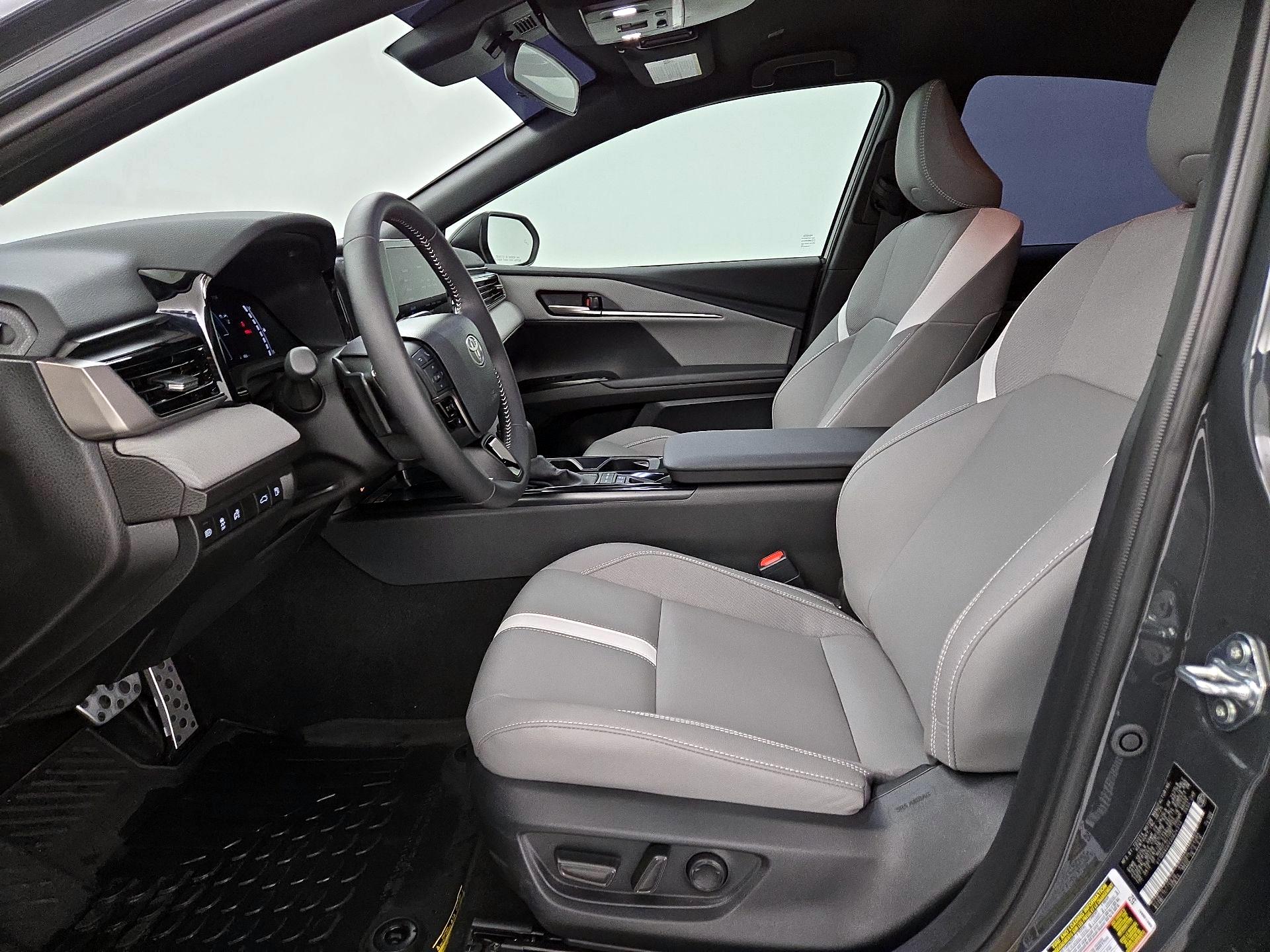 Thumbnail: 2025 Toyota Camry - 11