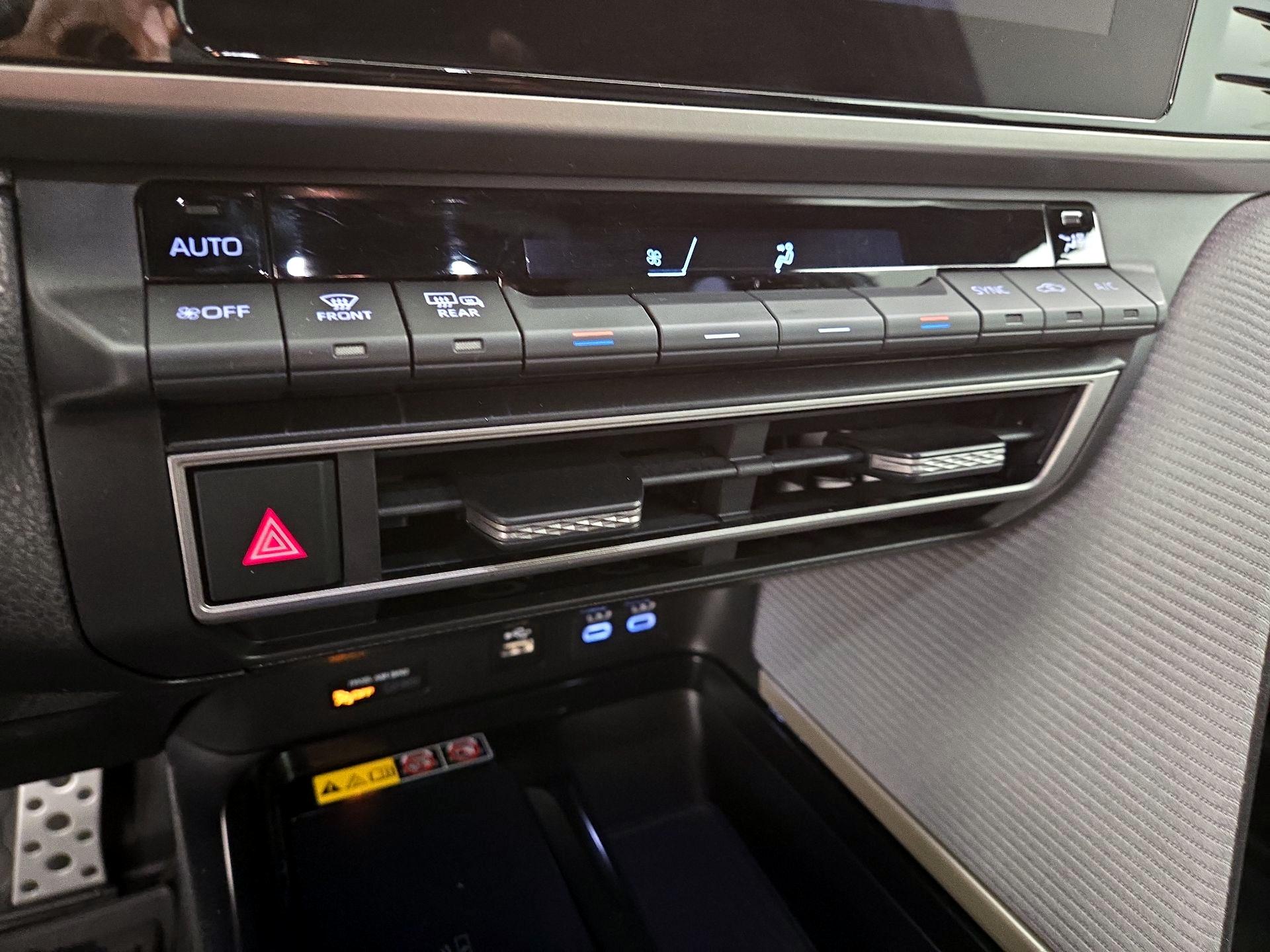Thumbnail: 2025 Toyota Camry - 16