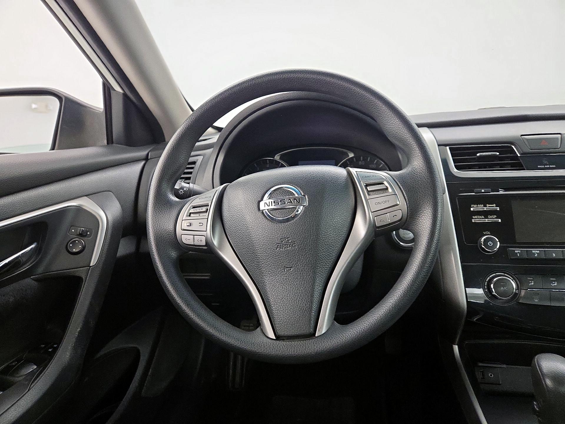 Thumbnail: 2015 Nissan Altima - 10