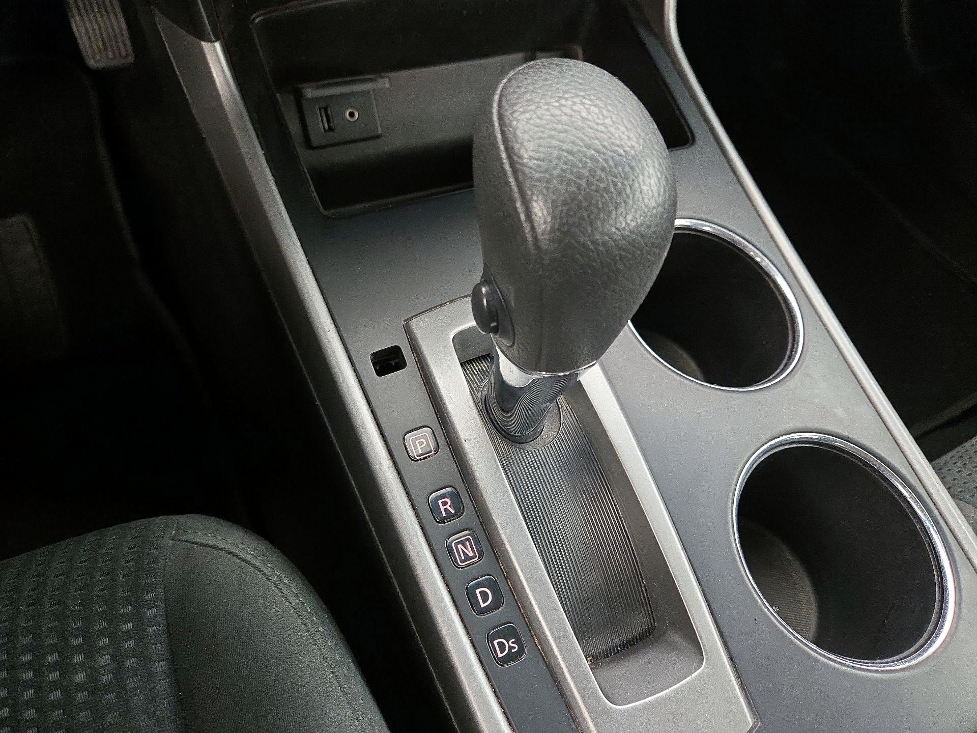 Thumbnail: 2015 Nissan Altima - 17