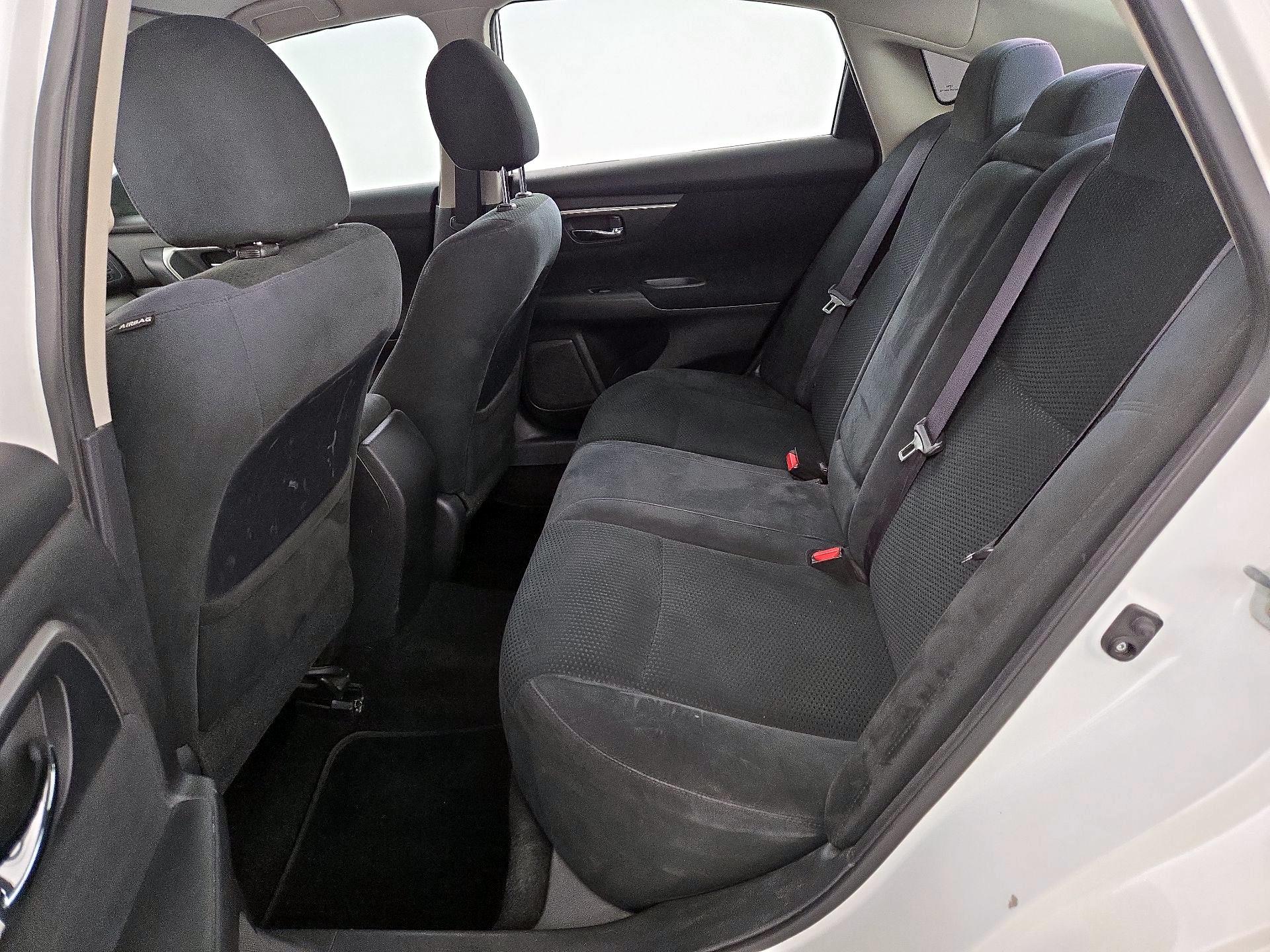 Thumbnail: 2015 Nissan Altima - 19