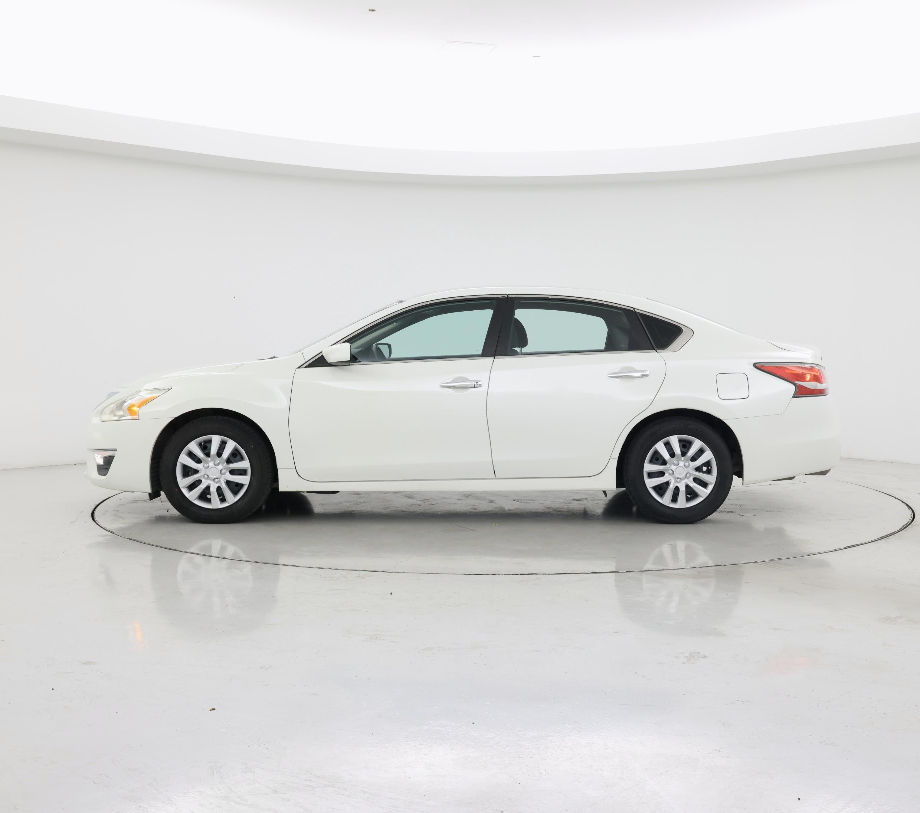 Thumbnail: 2015 Nissan Altima - 3