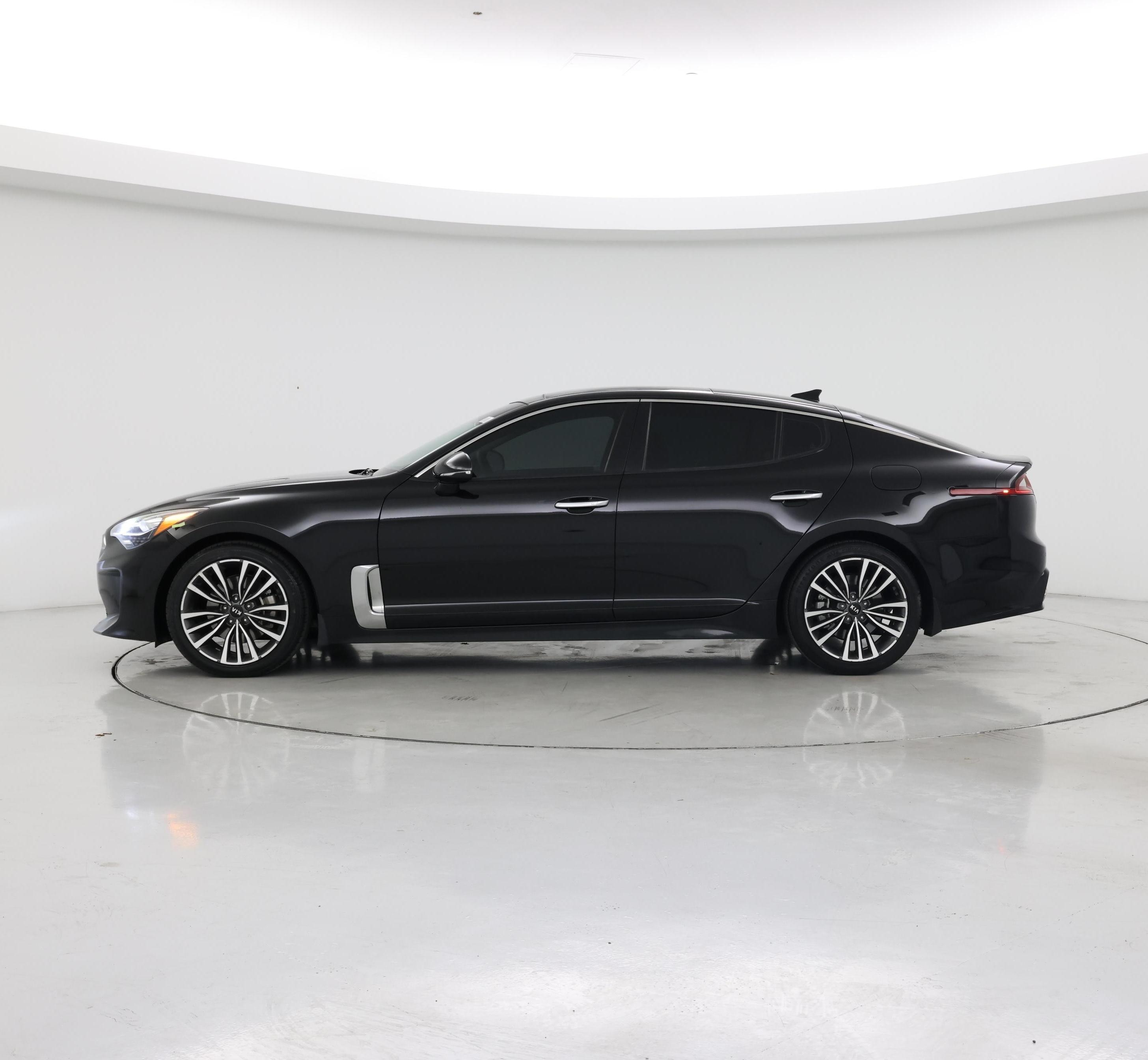 Thumbnail: 2018 Kia Stinger - 3