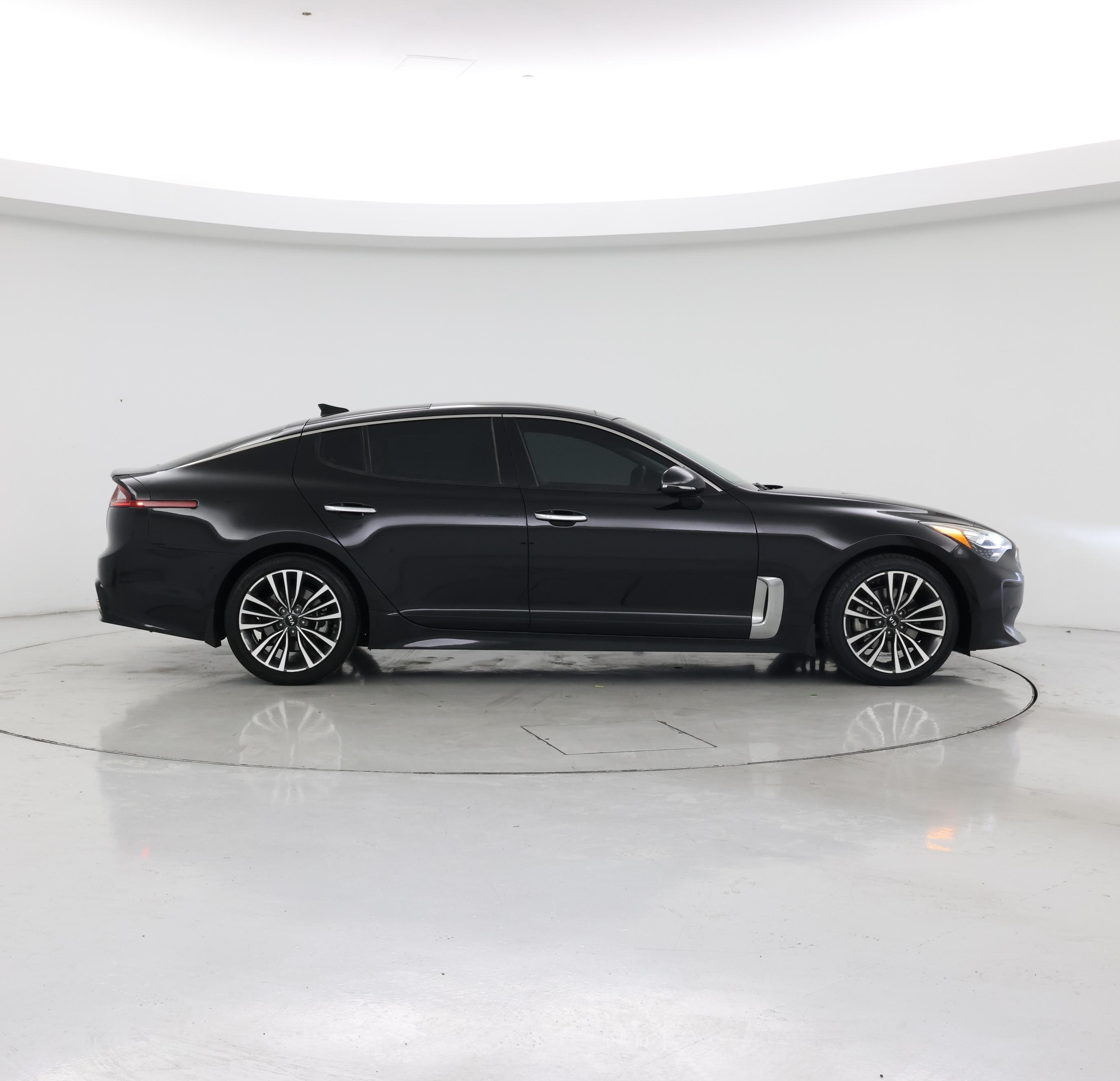 Thumbnail: 2018 Kia Stinger - 7
