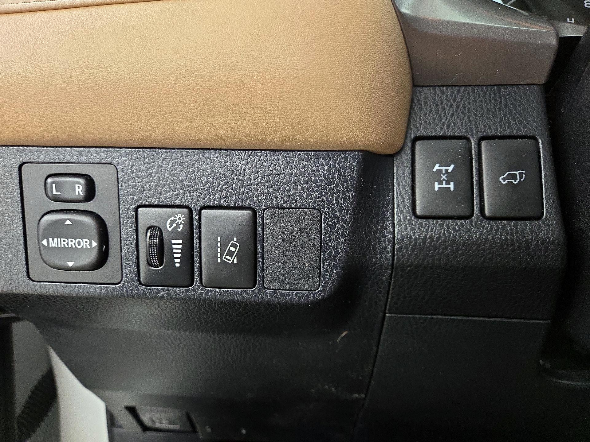 Thumbnail: 2017 Toyota RAV4 - 13