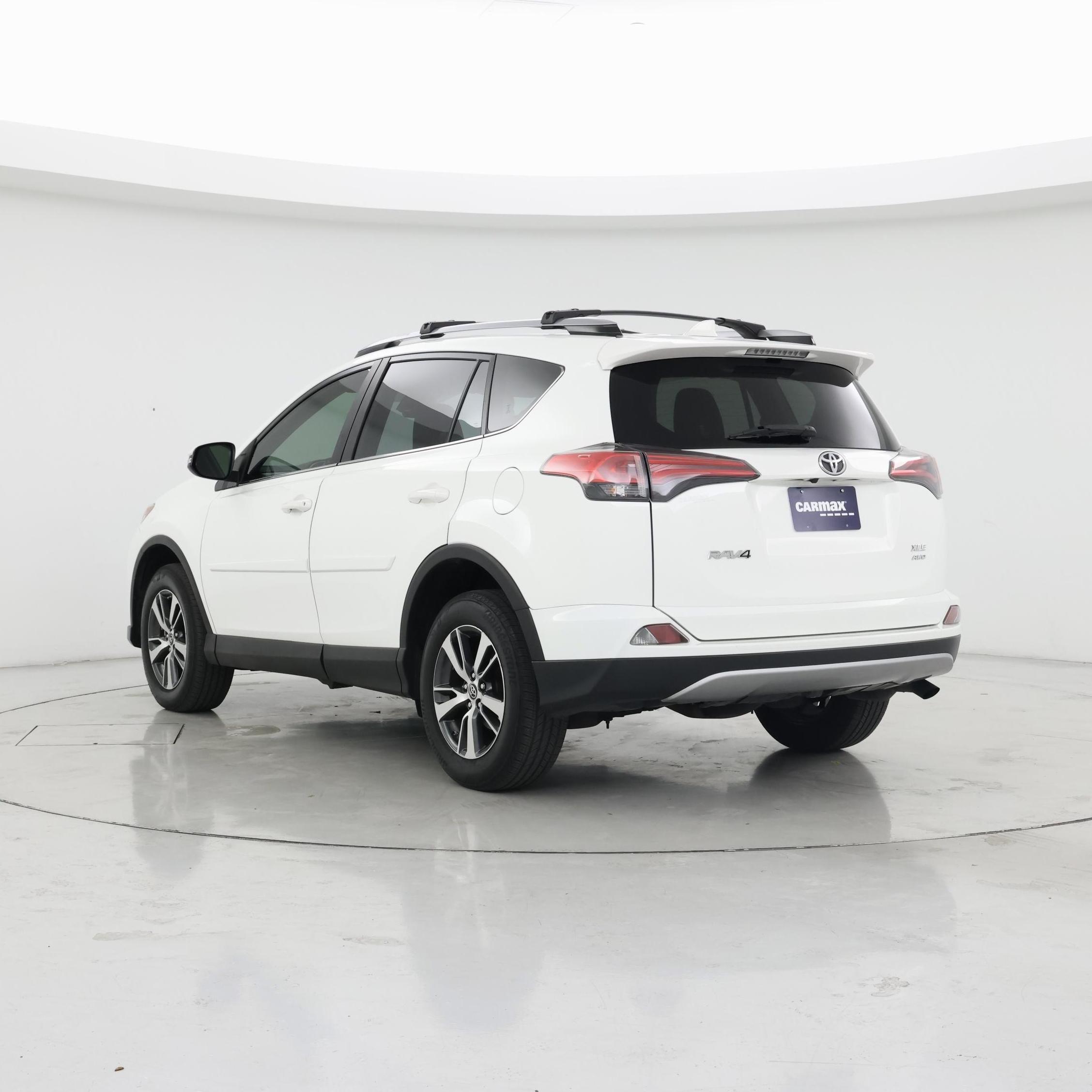 Thumbnail: 2017 Toyota RAV4 - 2