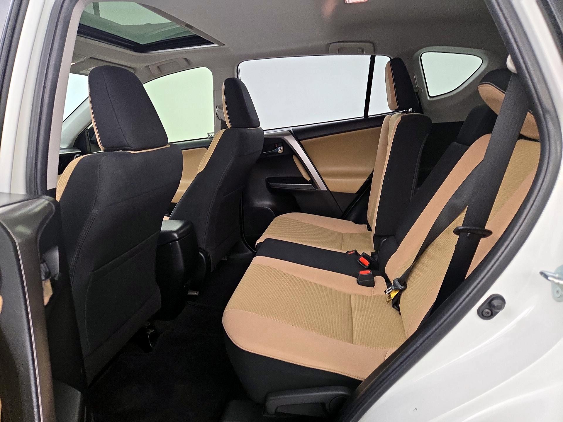 Thumbnail: 2017 Toyota RAV4 - 20