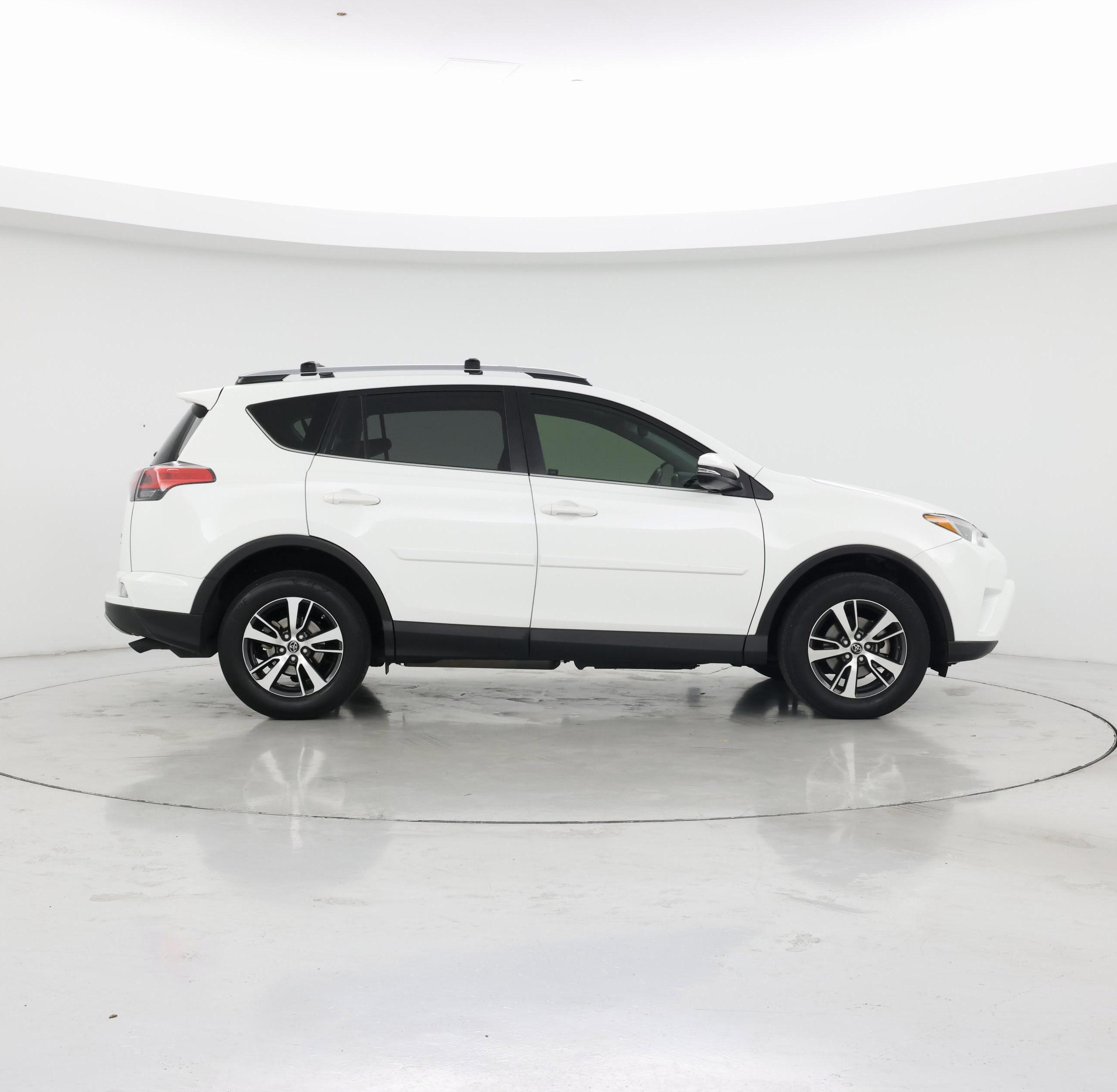 Thumbnail: 2017 Toyota RAV4 - 7