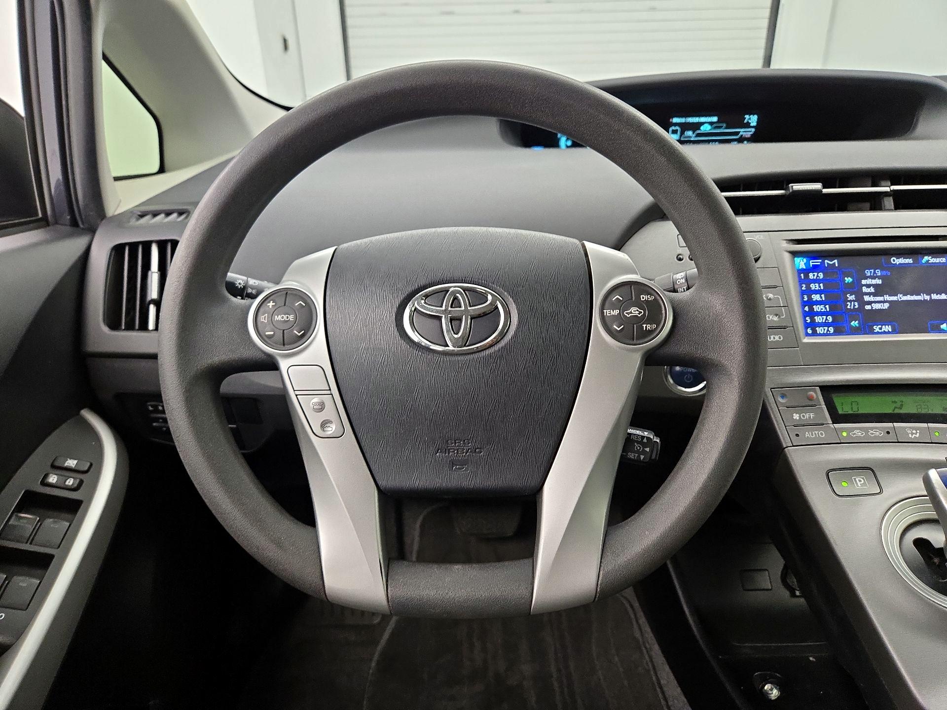 Thumbnail: 2015 Toyota Prius - 10
