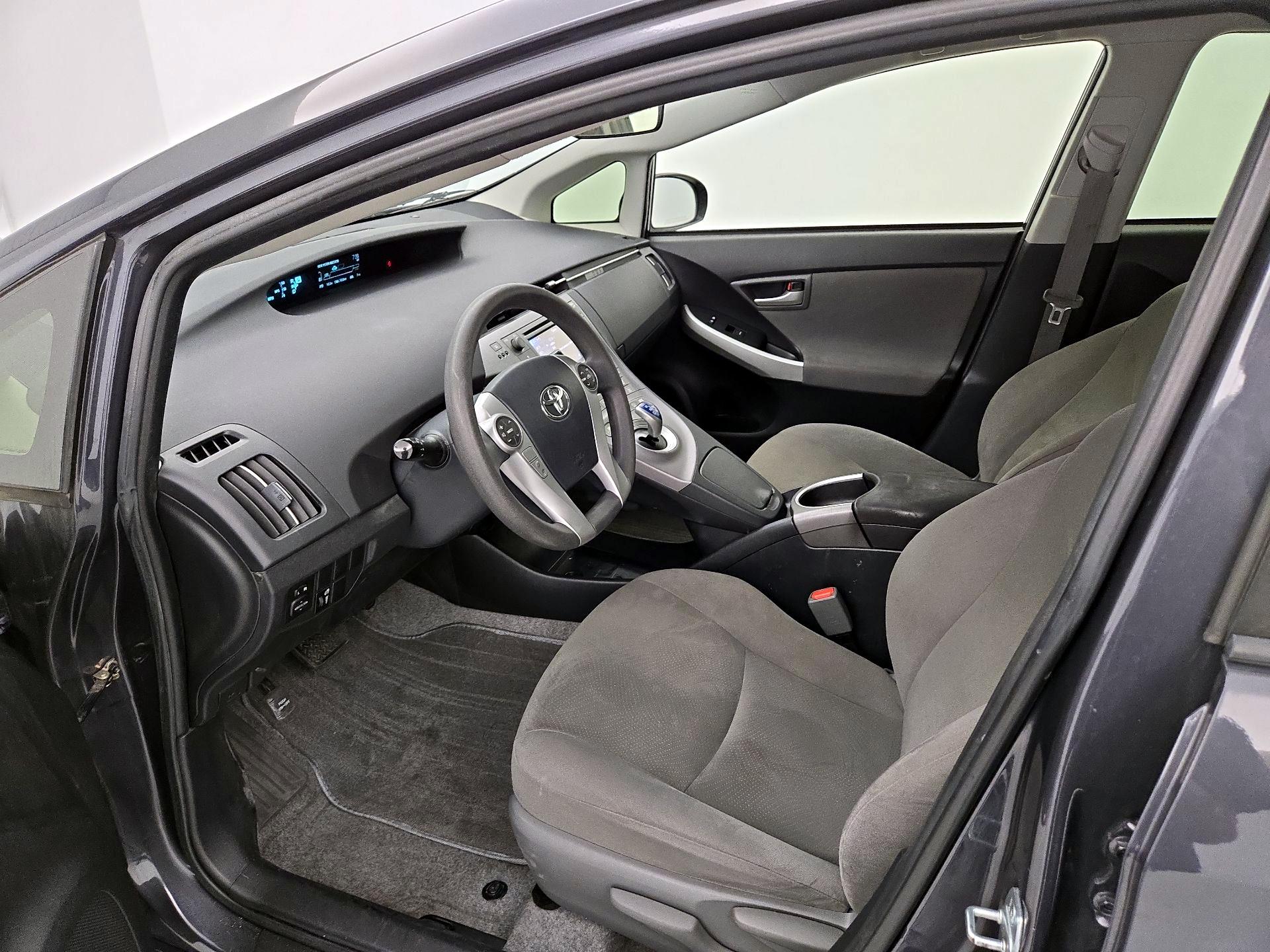 Thumbnail: 2015 Toyota Prius - 11