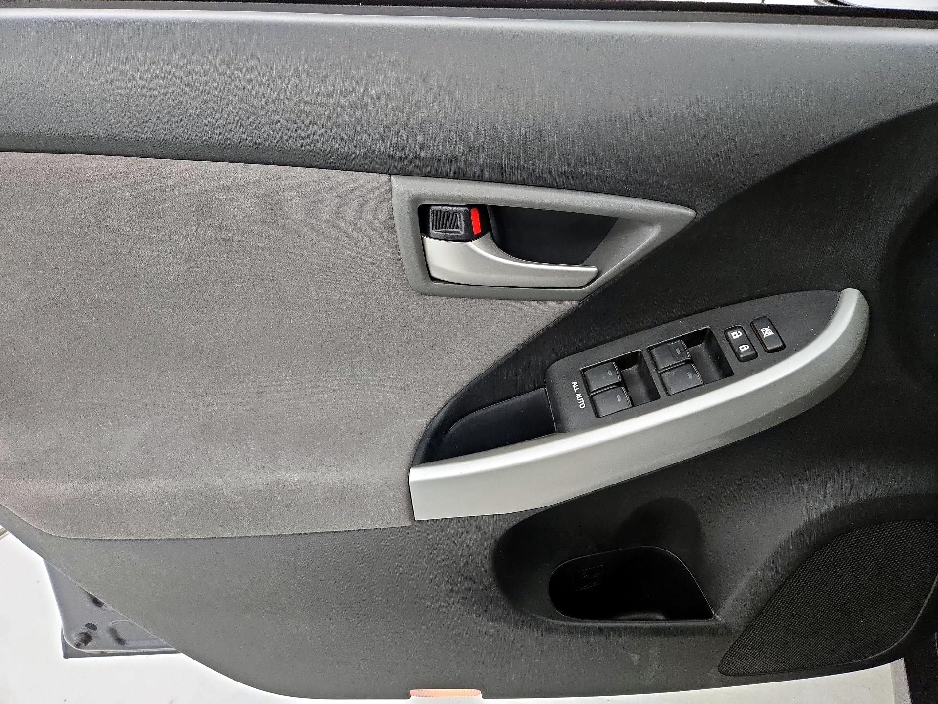 Thumbnail: 2015 Toyota Prius - 12