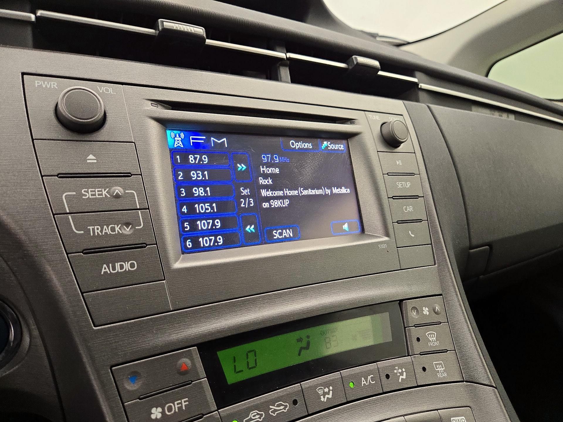 Thumbnail: 2015 Toyota Prius - 15