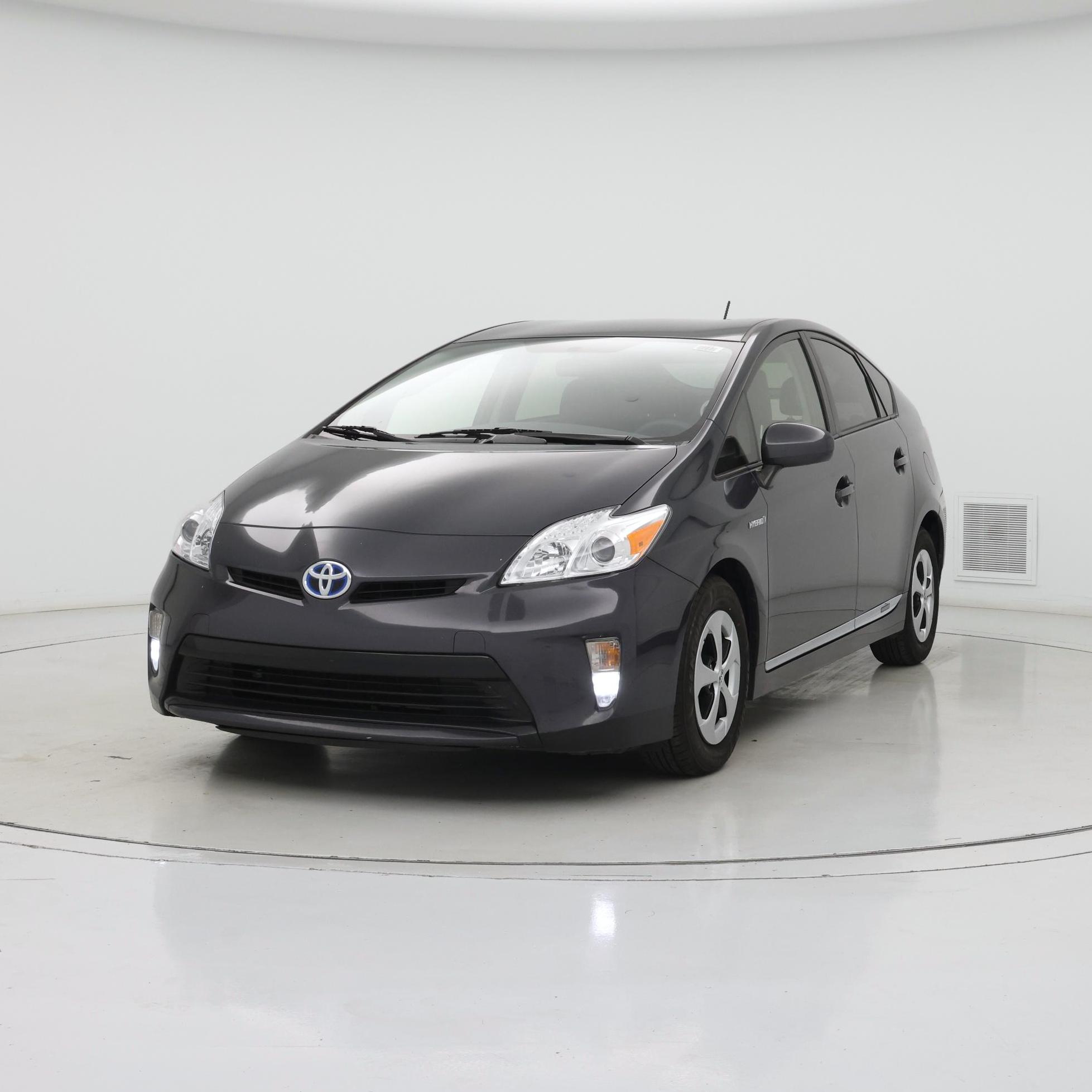 Thumbnail: 2015 Toyota Prius - 4
