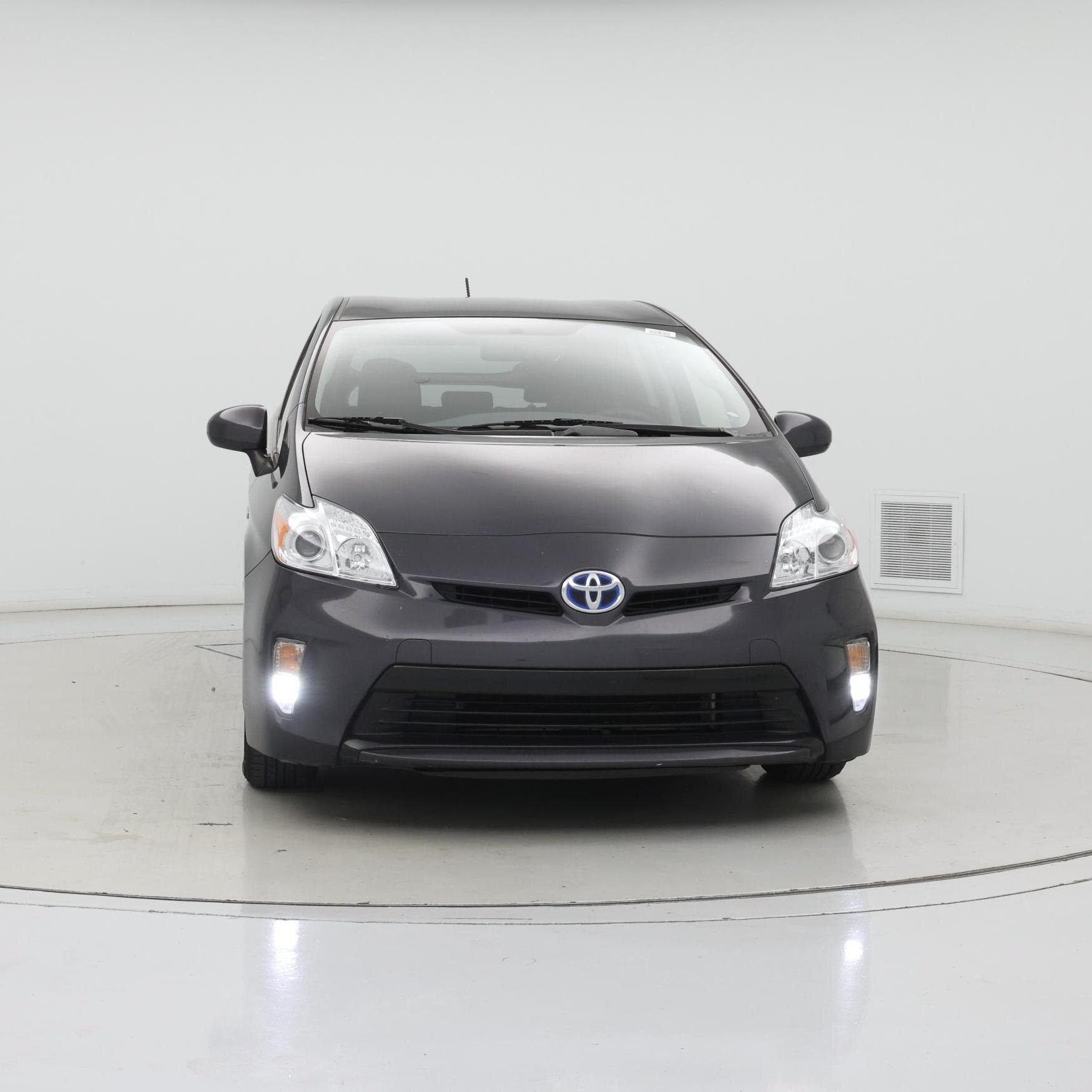 Thumbnail: 2015 Toyota Prius - 5