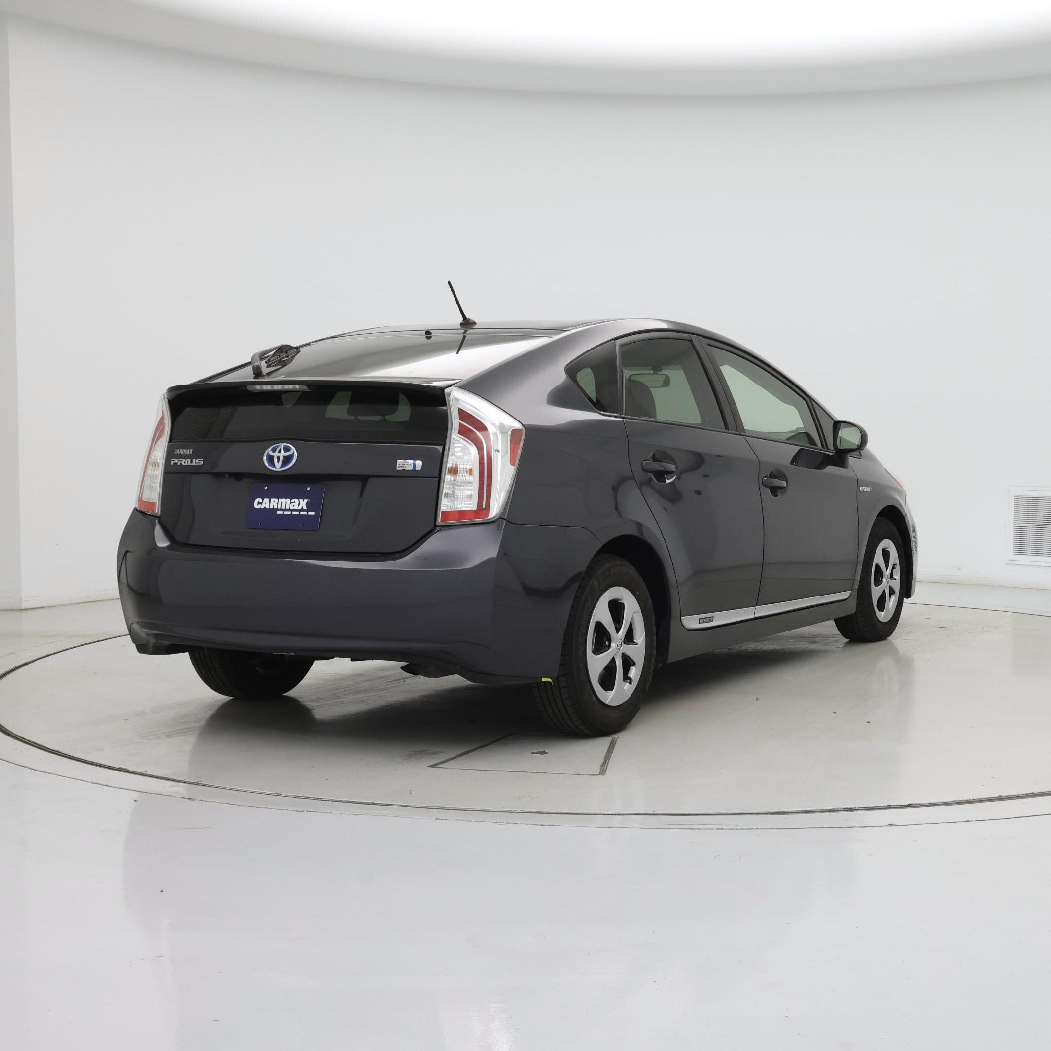 Thumbnail: 2015 Toyota Prius - 8