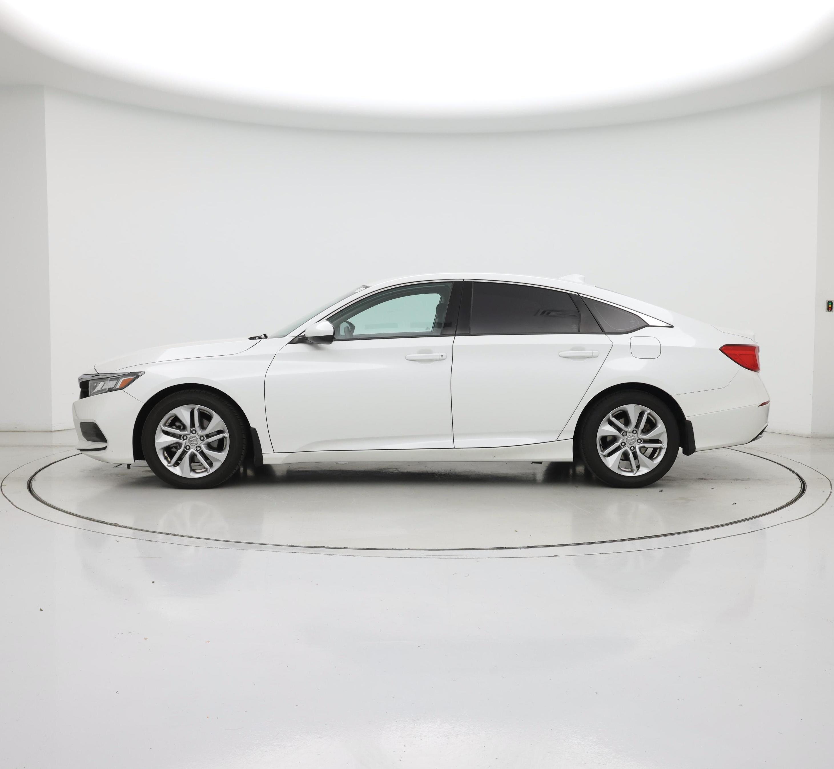 Thumbnail: 2019 Honda Accord - 3