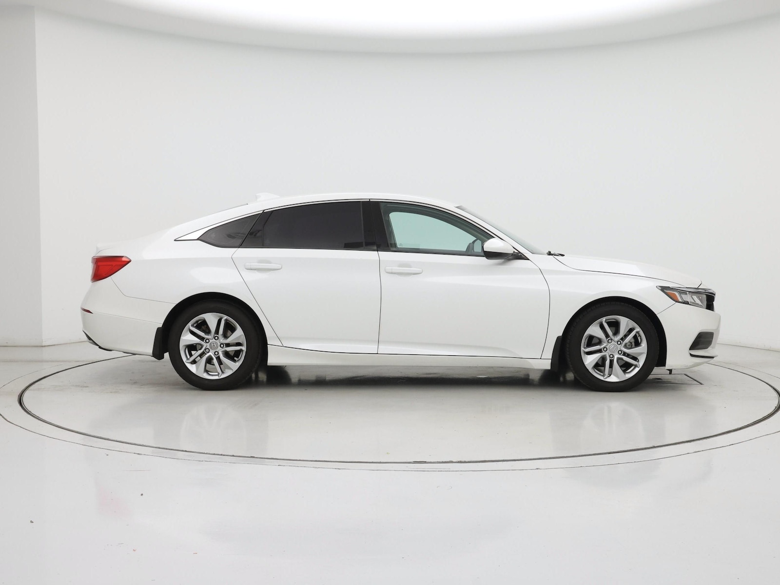 2019 Honda Accord LX - Photo 8