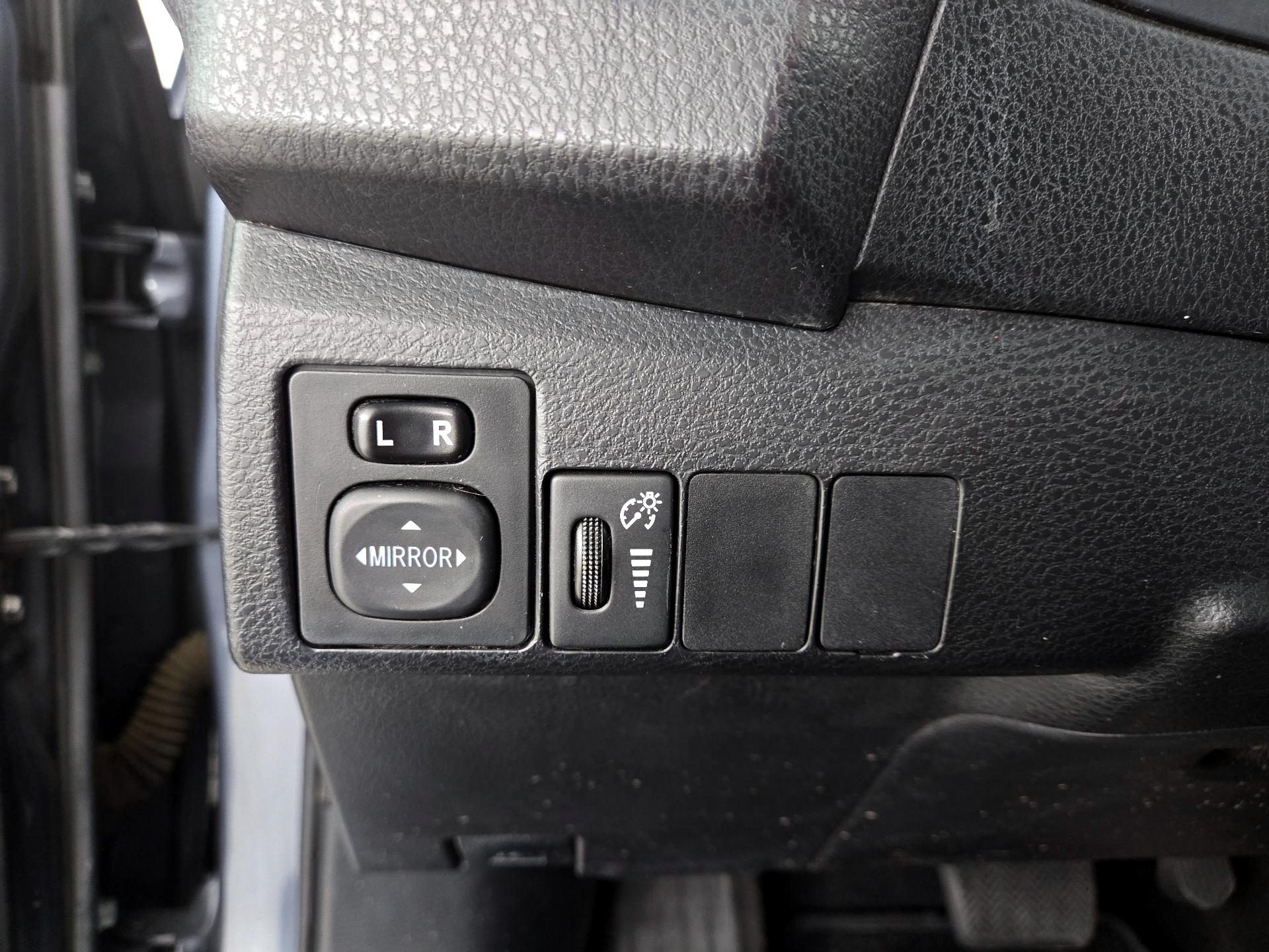 Thumbnail: 2014 Toyota Corolla - 13