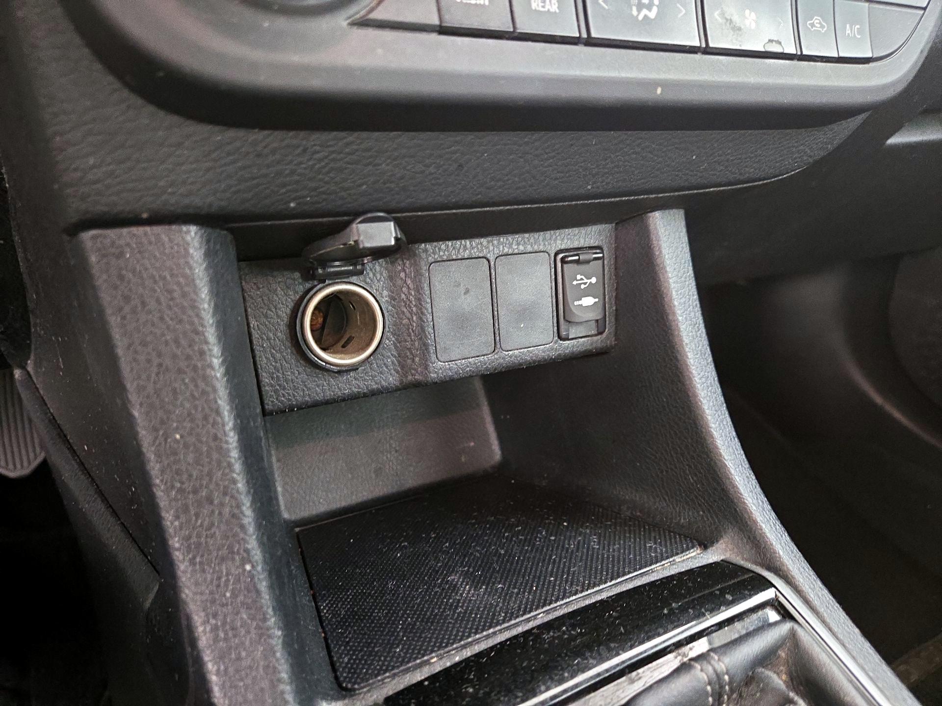 Thumbnail: 2014 Toyota Corolla - 17