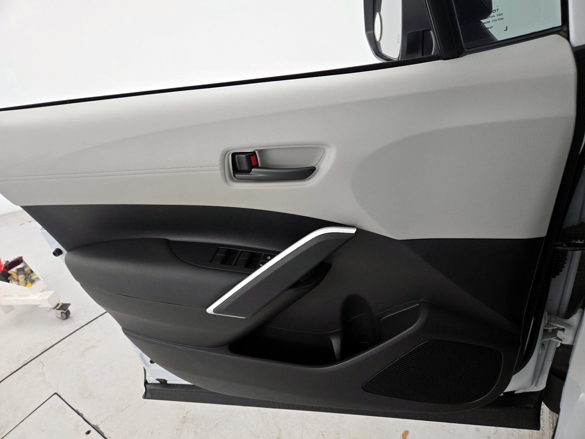 Thumbnail: 2022 Toyota Corolla Cross - 12