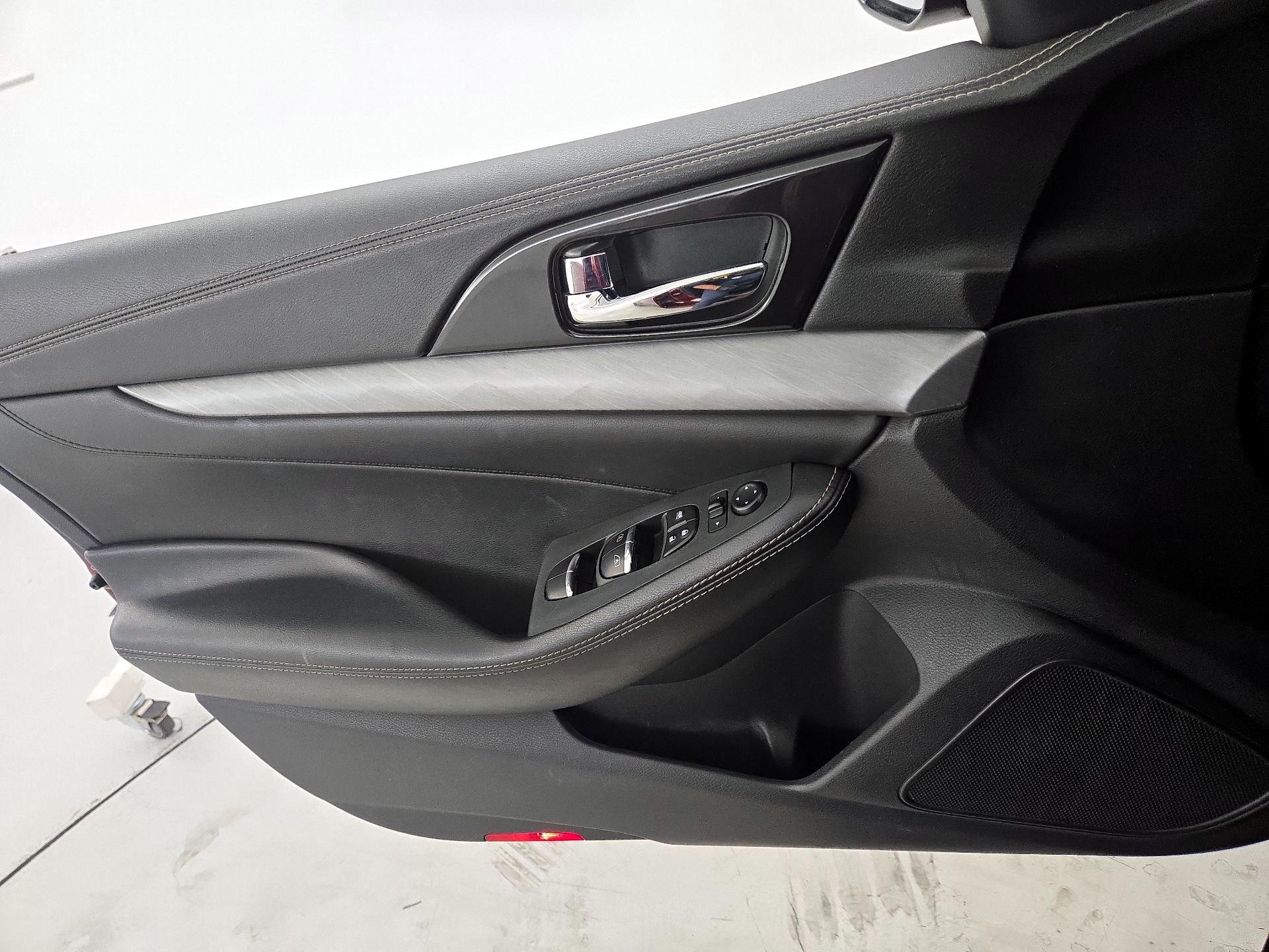 Thumbnail: 2017 Nissan Maxima - 12