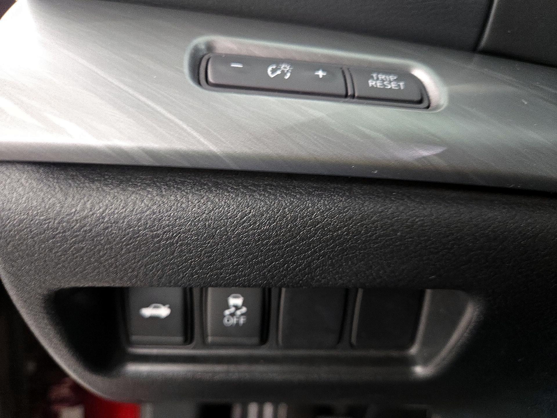 Thumbnail: 2017 Nissan Maxima - 13