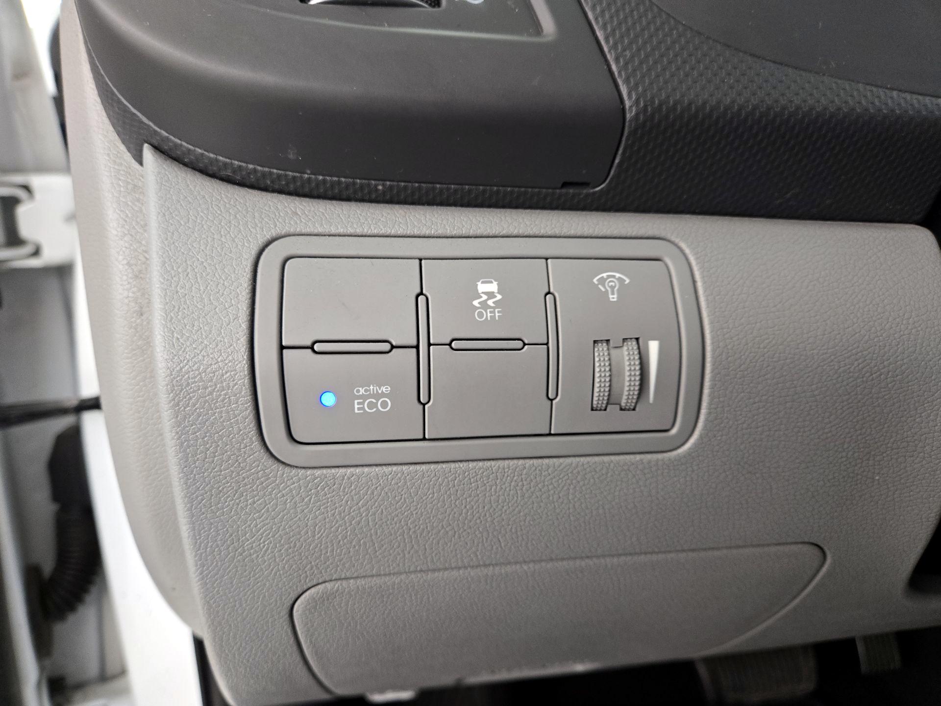 Thumbnail: 2015 Hyundai Accent - 13
