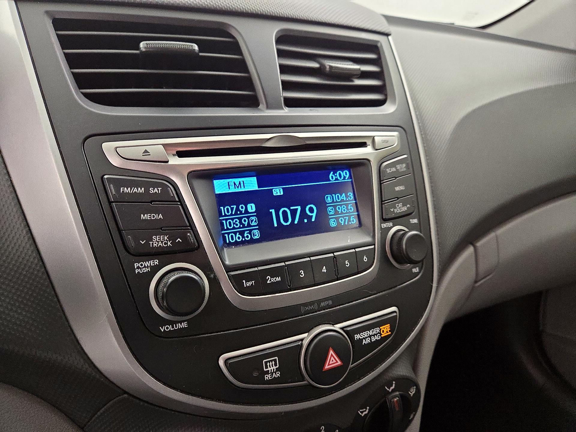 Thumbnail: 2015 Hyundai Accent - 14