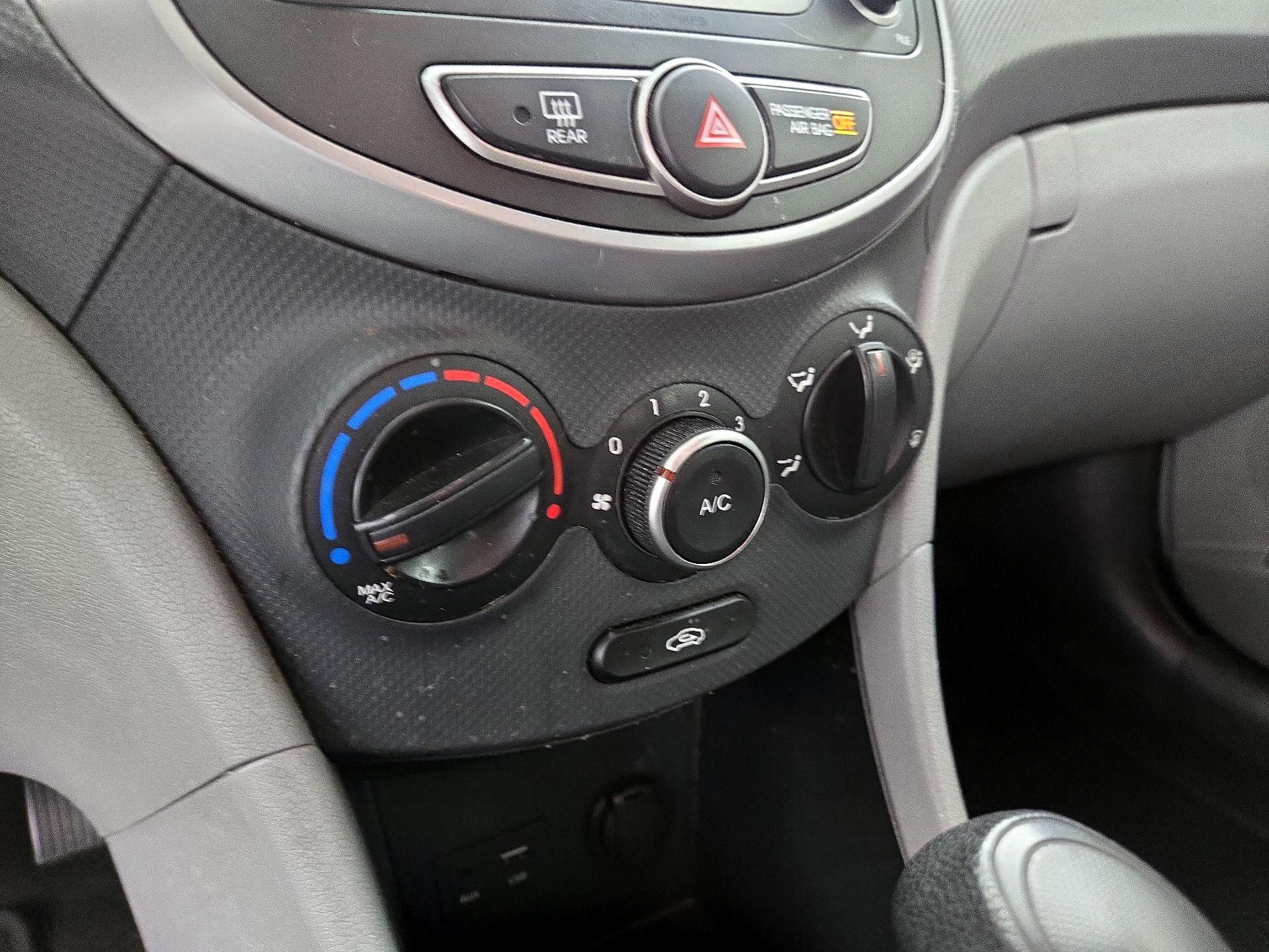 Thumbnail: 2015 Hyundai Accent - 15