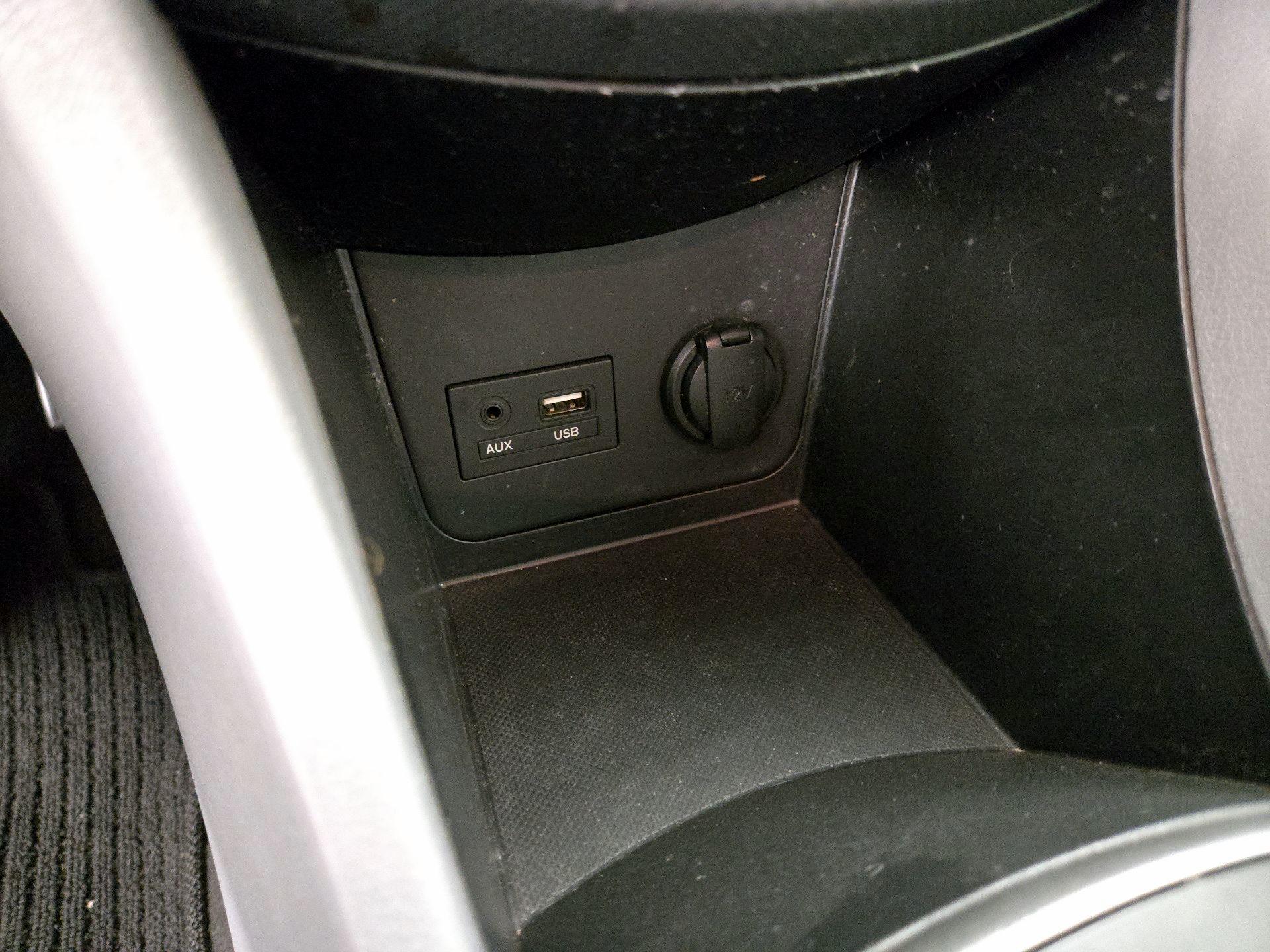Thumbnail: 2015 Hyundai Accent - 17