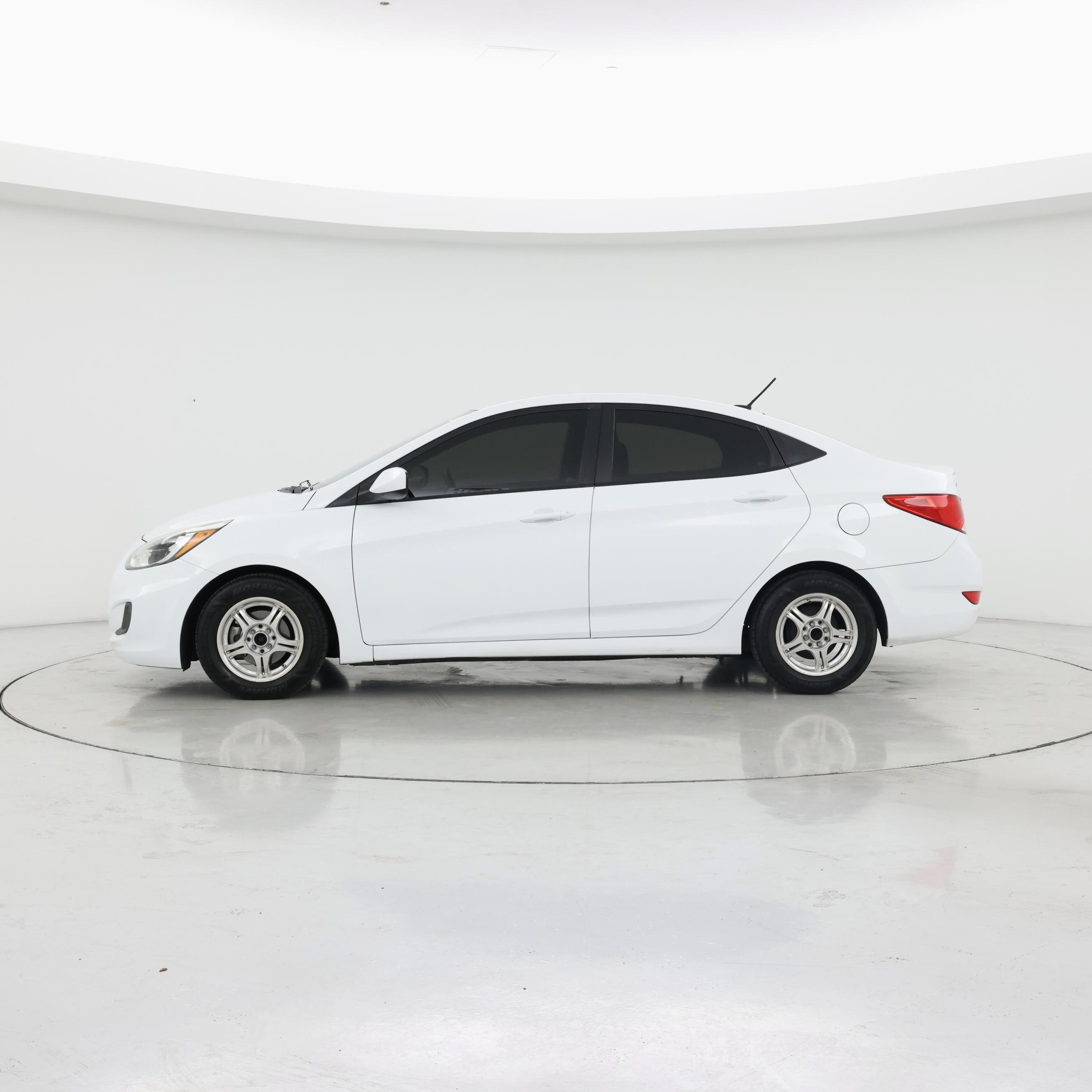 Thumbnail: 2015 Hyundai Accent - 3