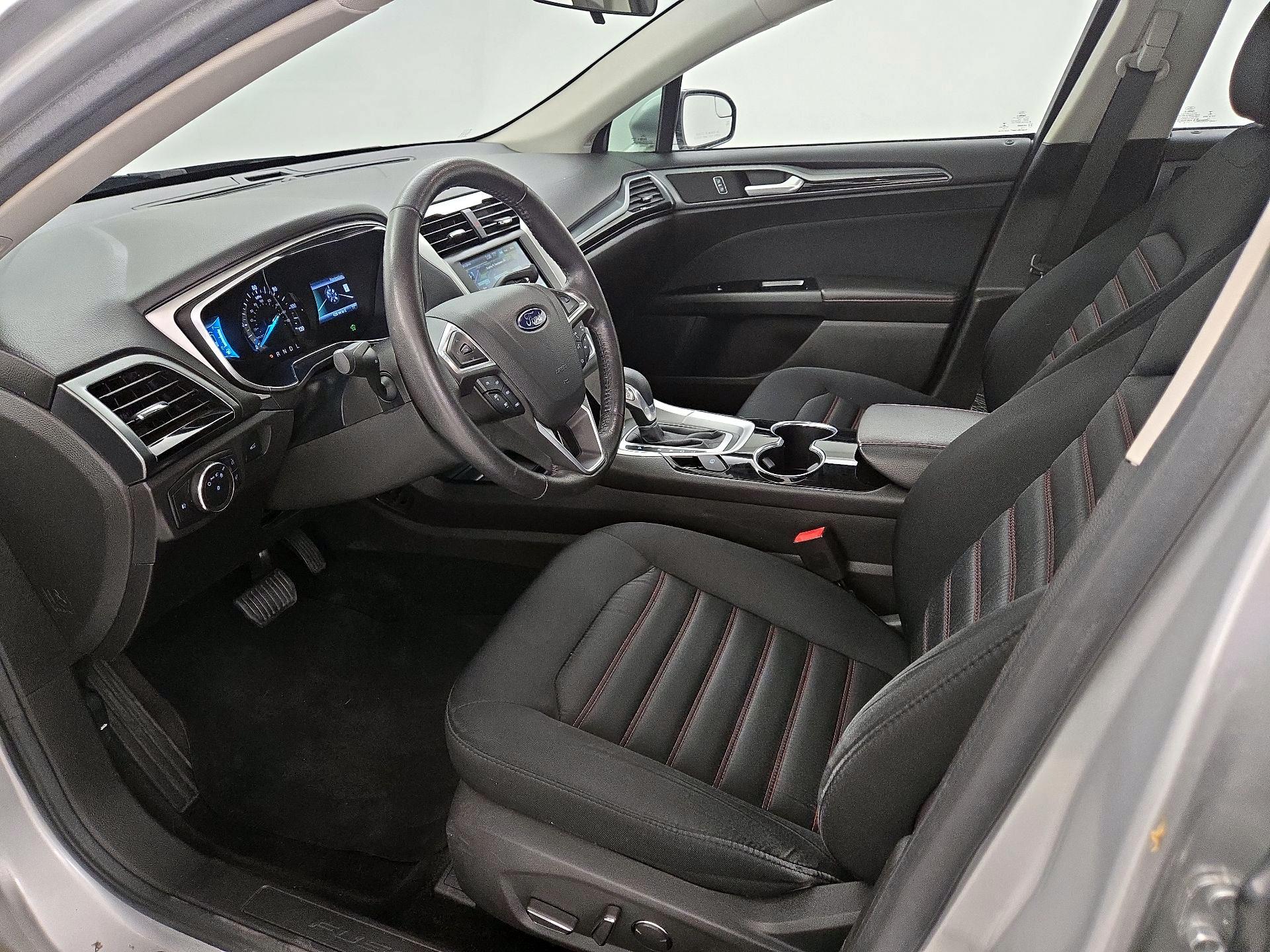Thumbnail: 2016 Ford Fusion - 11