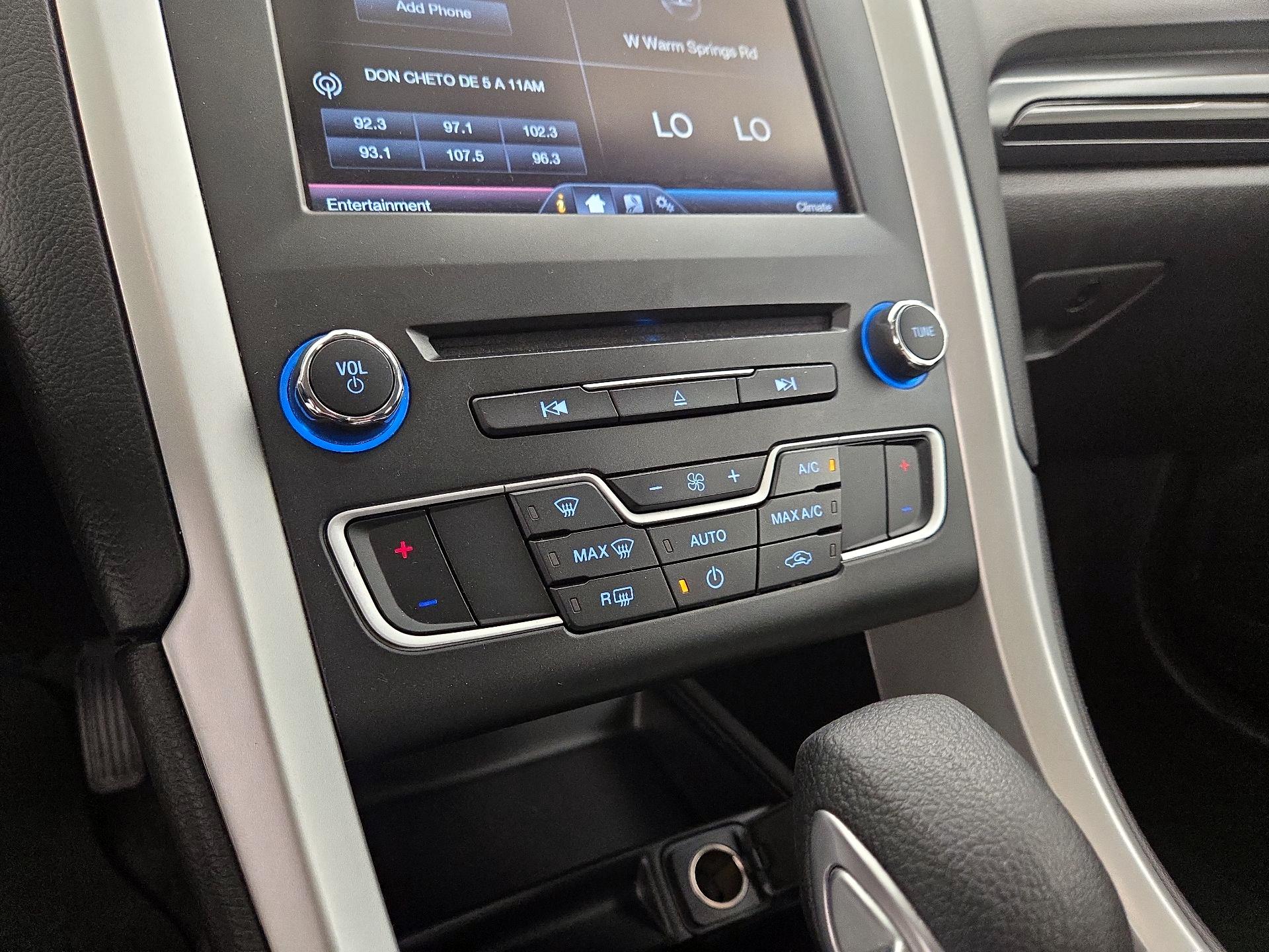 Thumbnail: 2016 Ford Fusion - 17