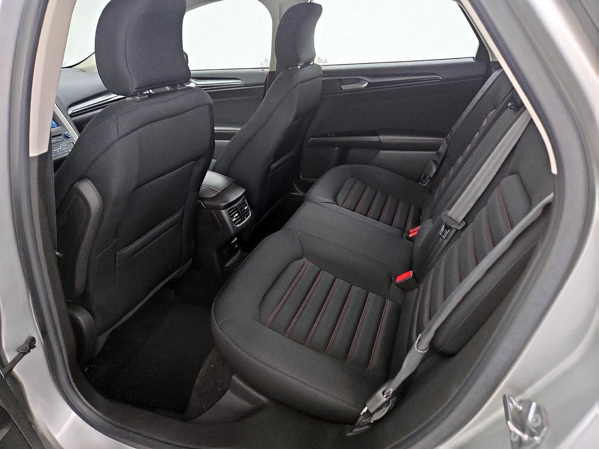 Thumbnail: 2016 Ford Fusion - 20