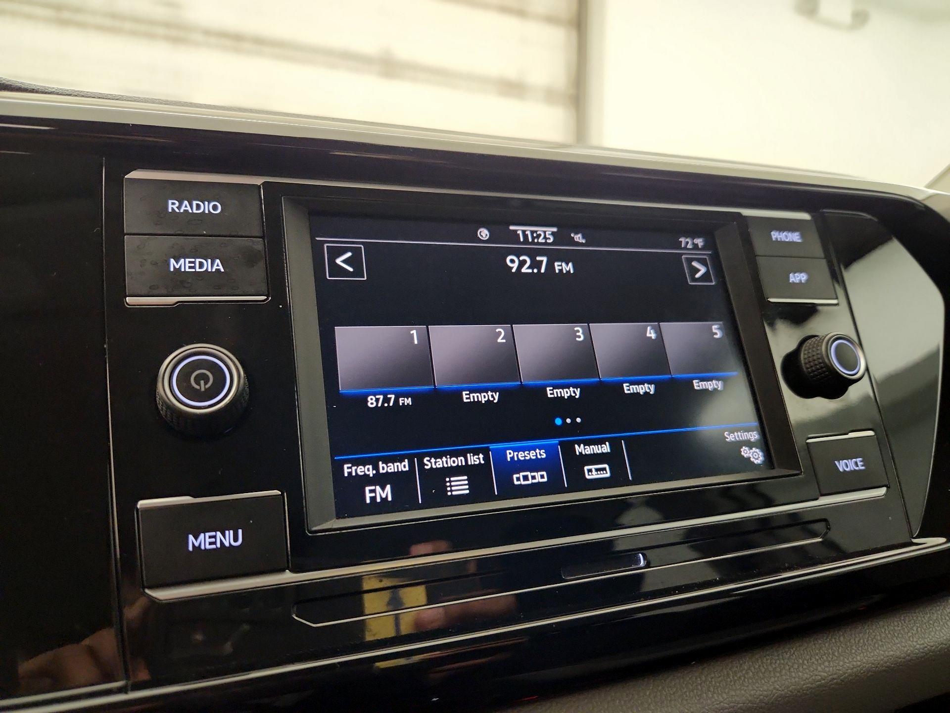 Thumbnail: 2023 Volkswagen Taos - 15