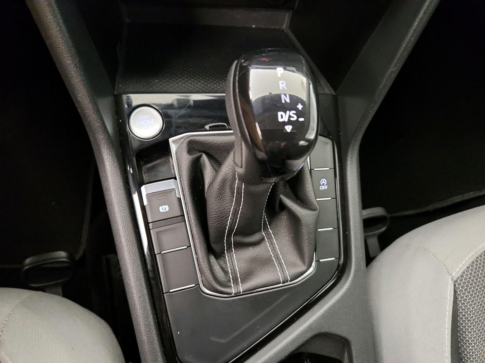 Thumbnail: 2023 Volkswagen Taos - 17