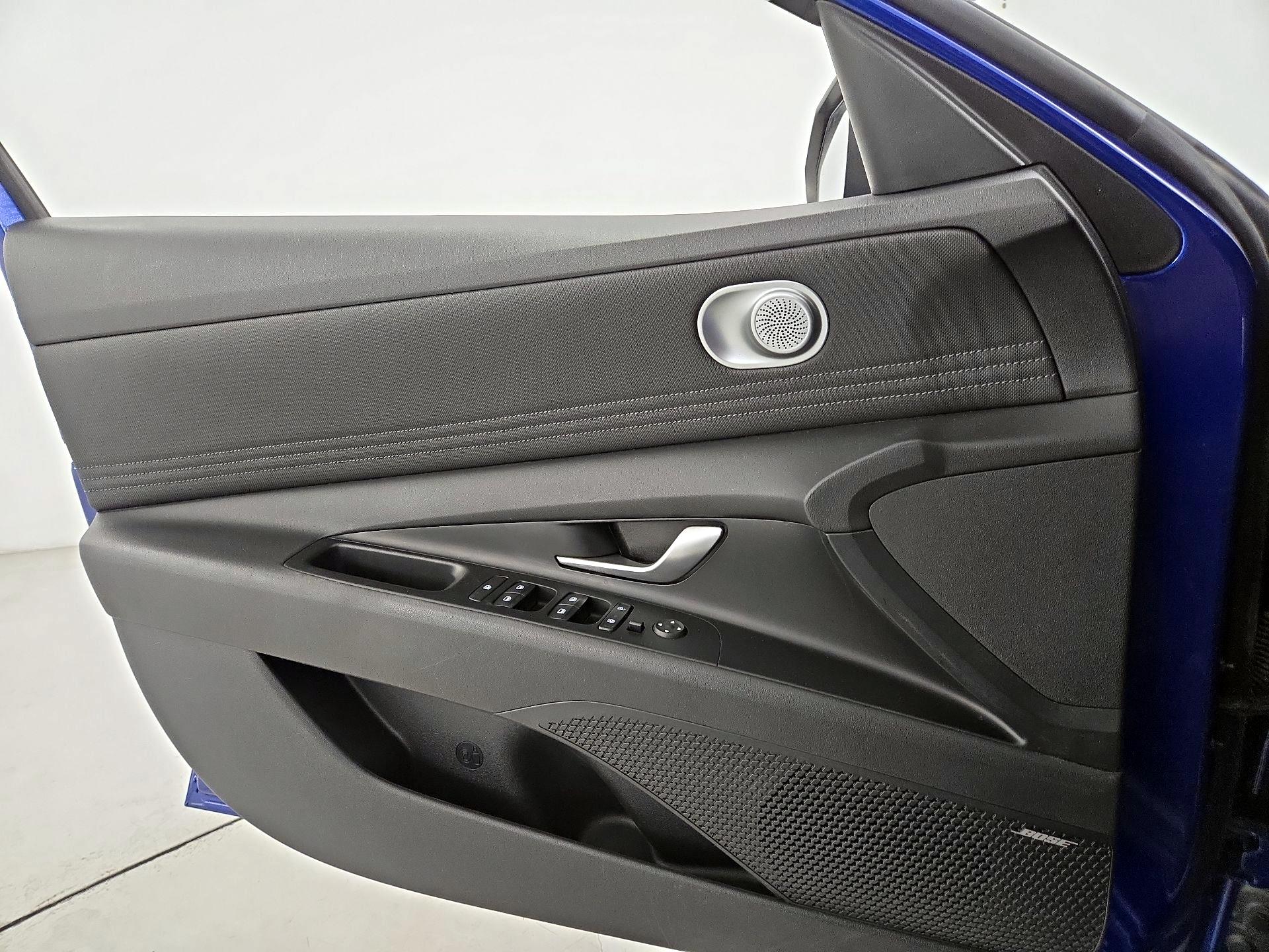 Thumbnail: 2021 Hyundai Elantra - 12