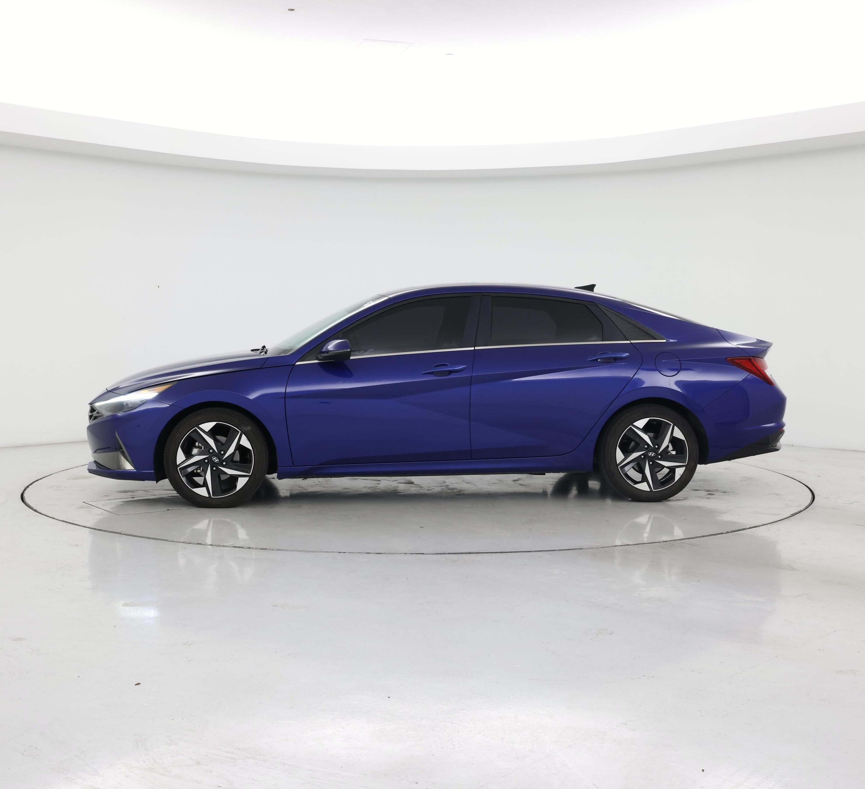 Thumbnail: 2021 Hyundai Elantra - 3