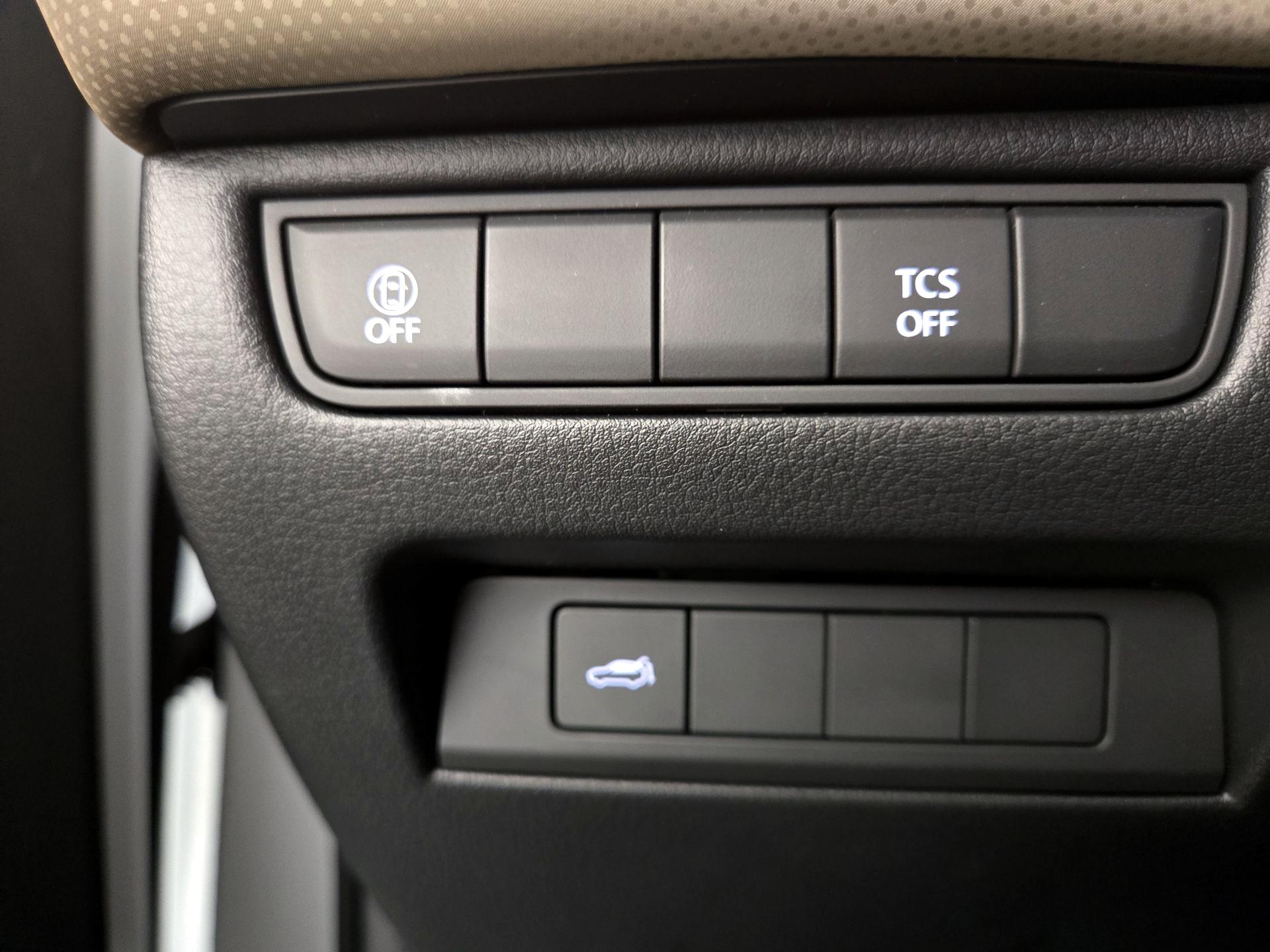 Thumbnail: 2025 Mazda CX-50 - 13