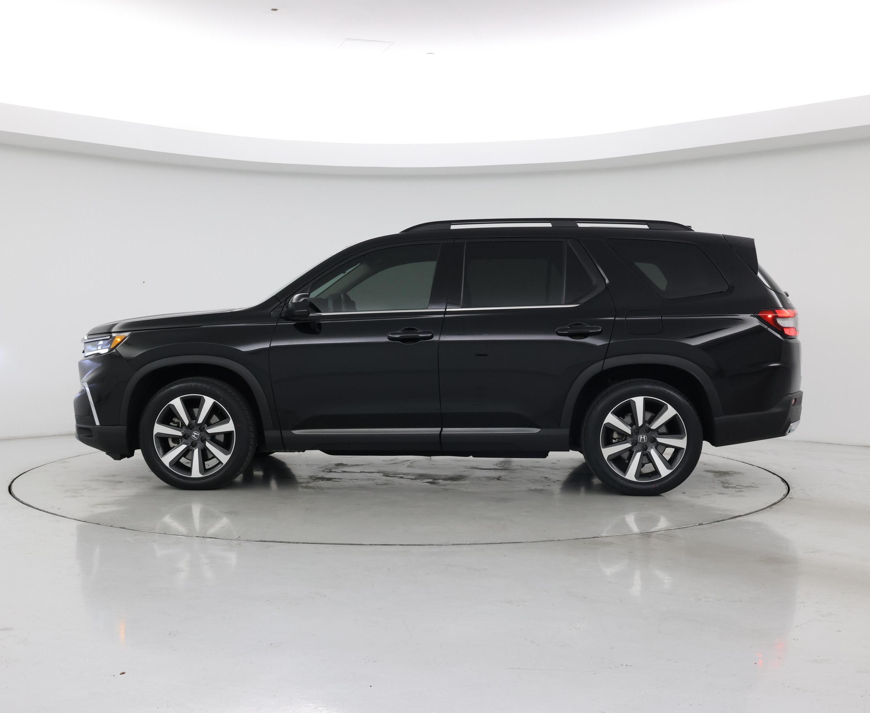 Thumbnail: 2023 Honda Pilot - 3