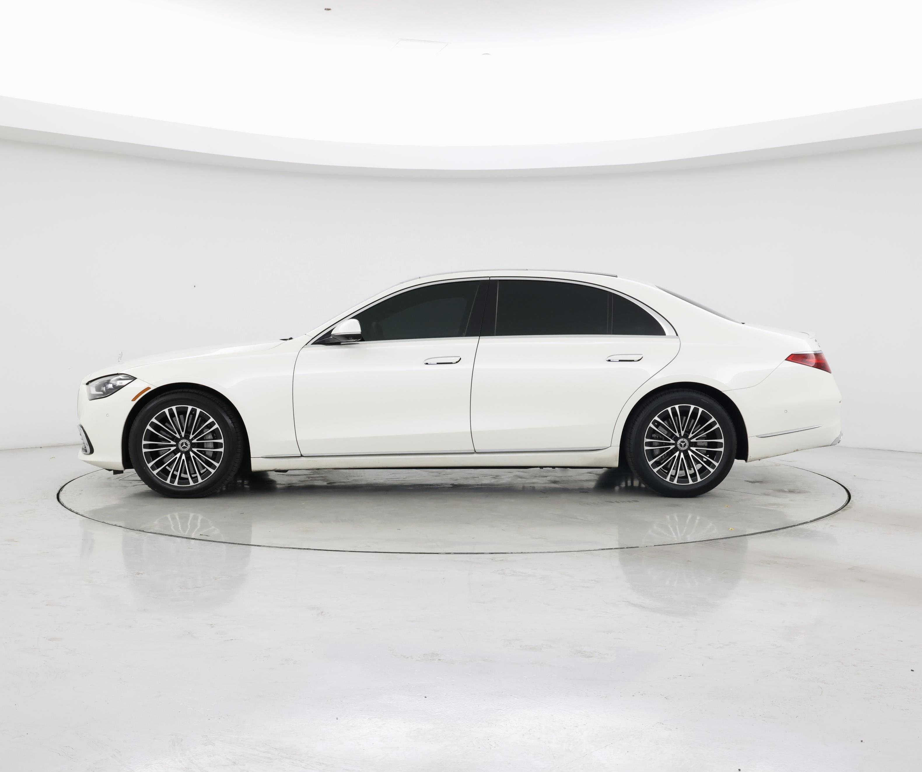 Thumbnail: 2022 Mercedes-Benz S-Class - 3