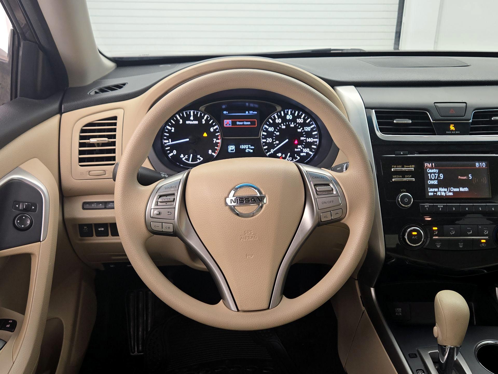 Thumbnail: 2015 Nissan Altima - 10